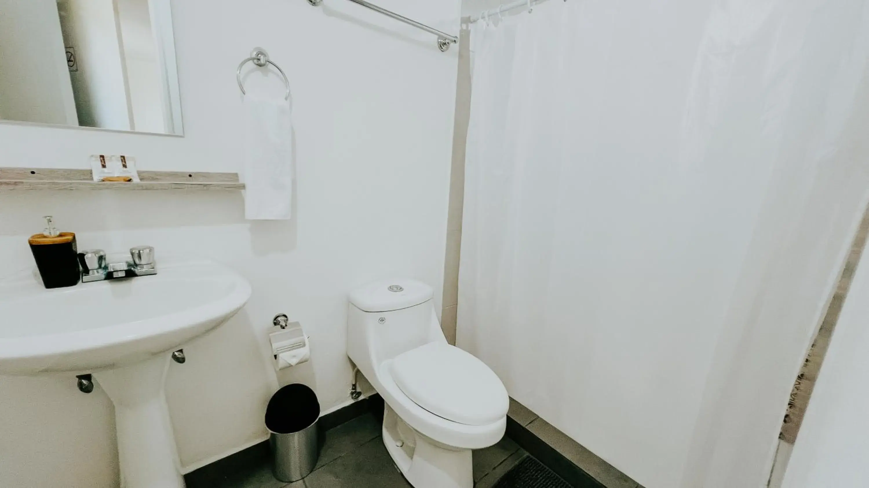 Double Room in LA RUTA HOTEL CORPORATIVO Double Room in LA RUTA HOTEL CORPORATIVO