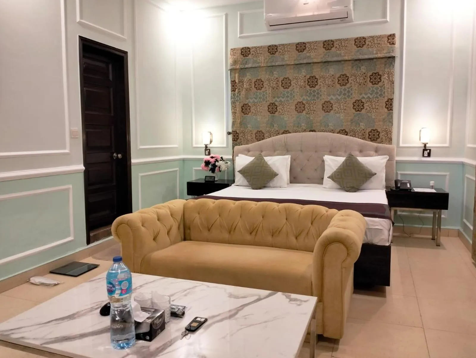 Bed in Riviera Courtyard Guest House Islamabad