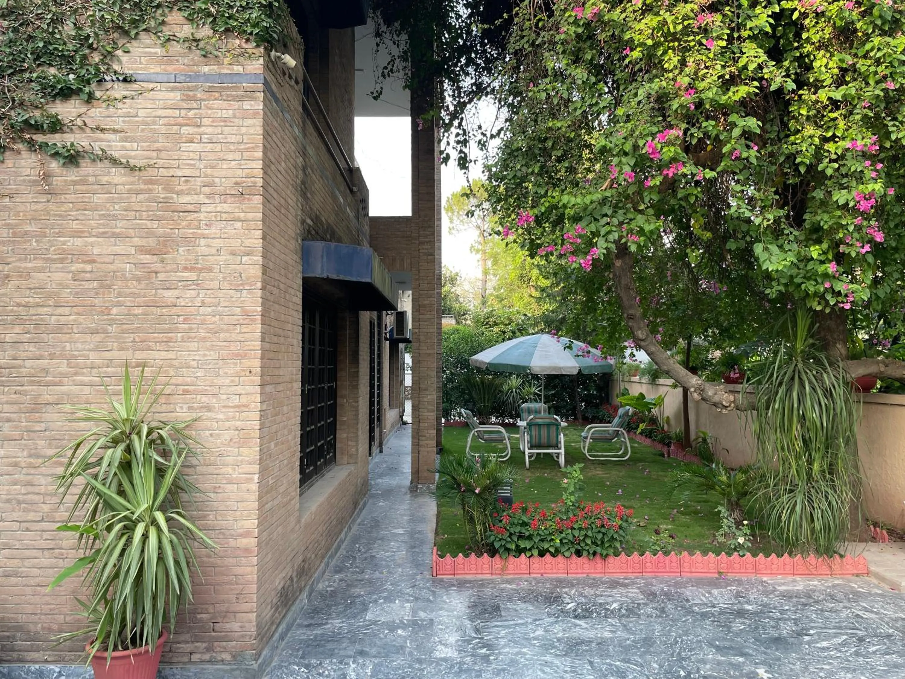 Garden in Riviera Courtyard Guest House Islamabad