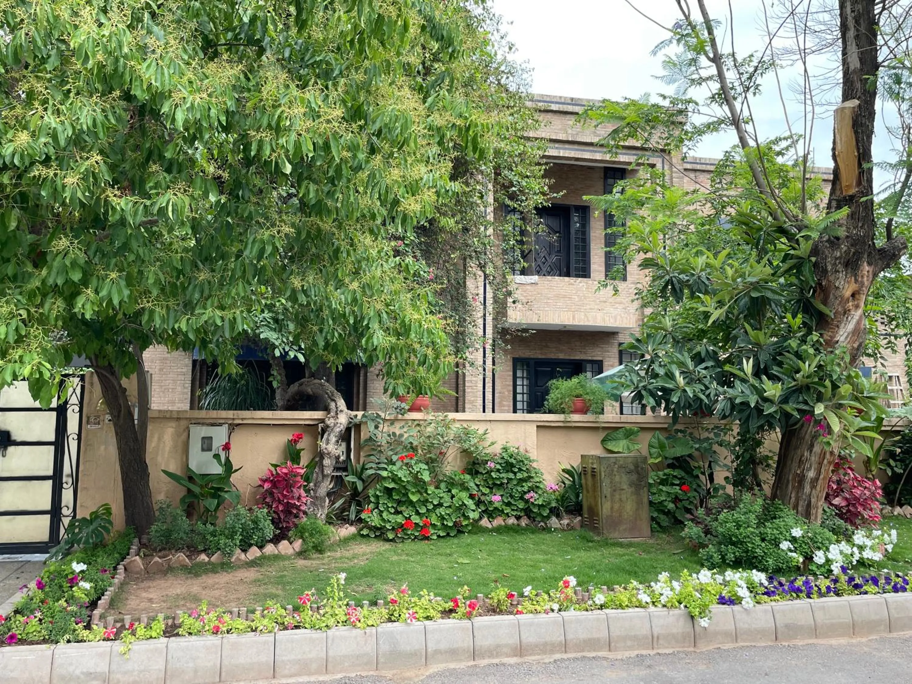 Property building in Riviera Courtyard Guest House Islamabad