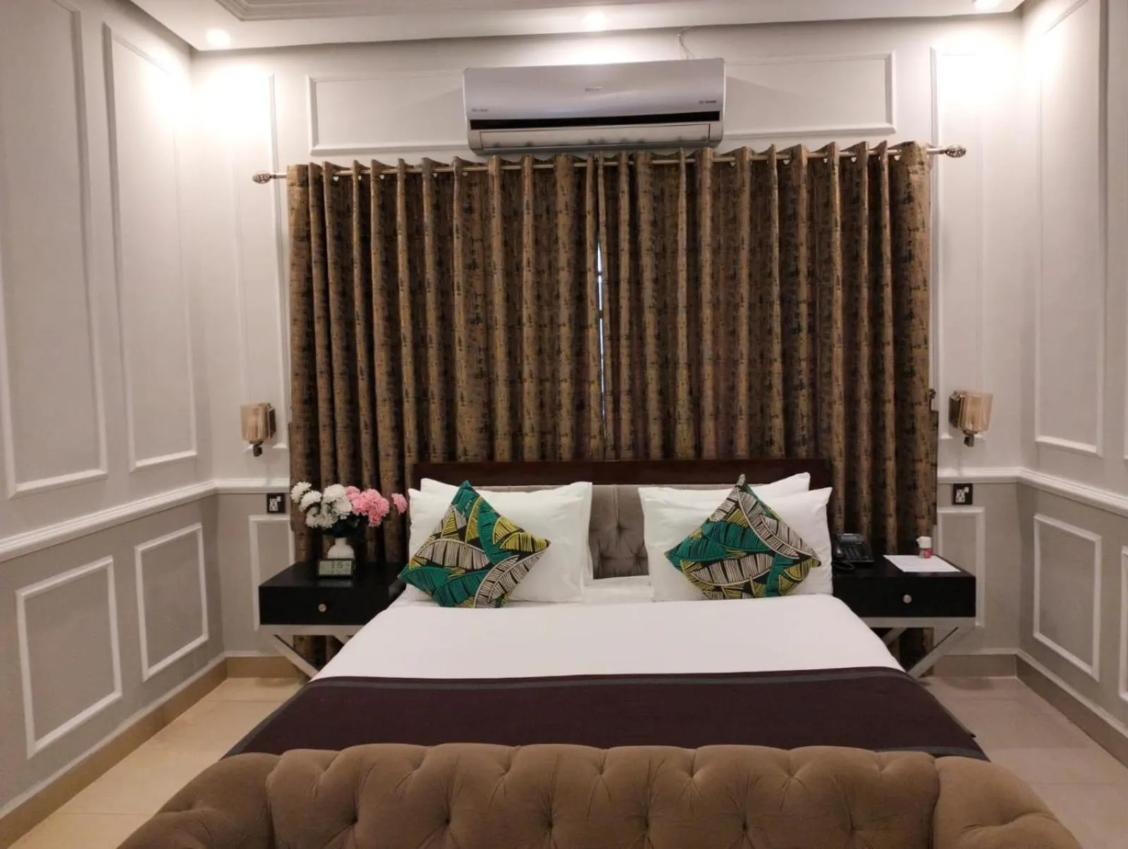 Bed in Riviera Courtyard Guest House Islamabad