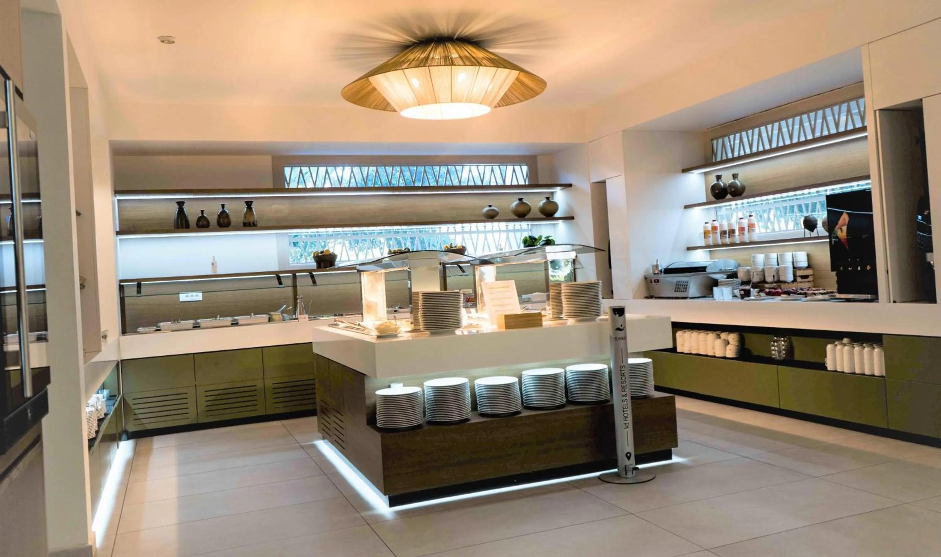 Restaurant/places to eat in Santo Miramare Beach Resort