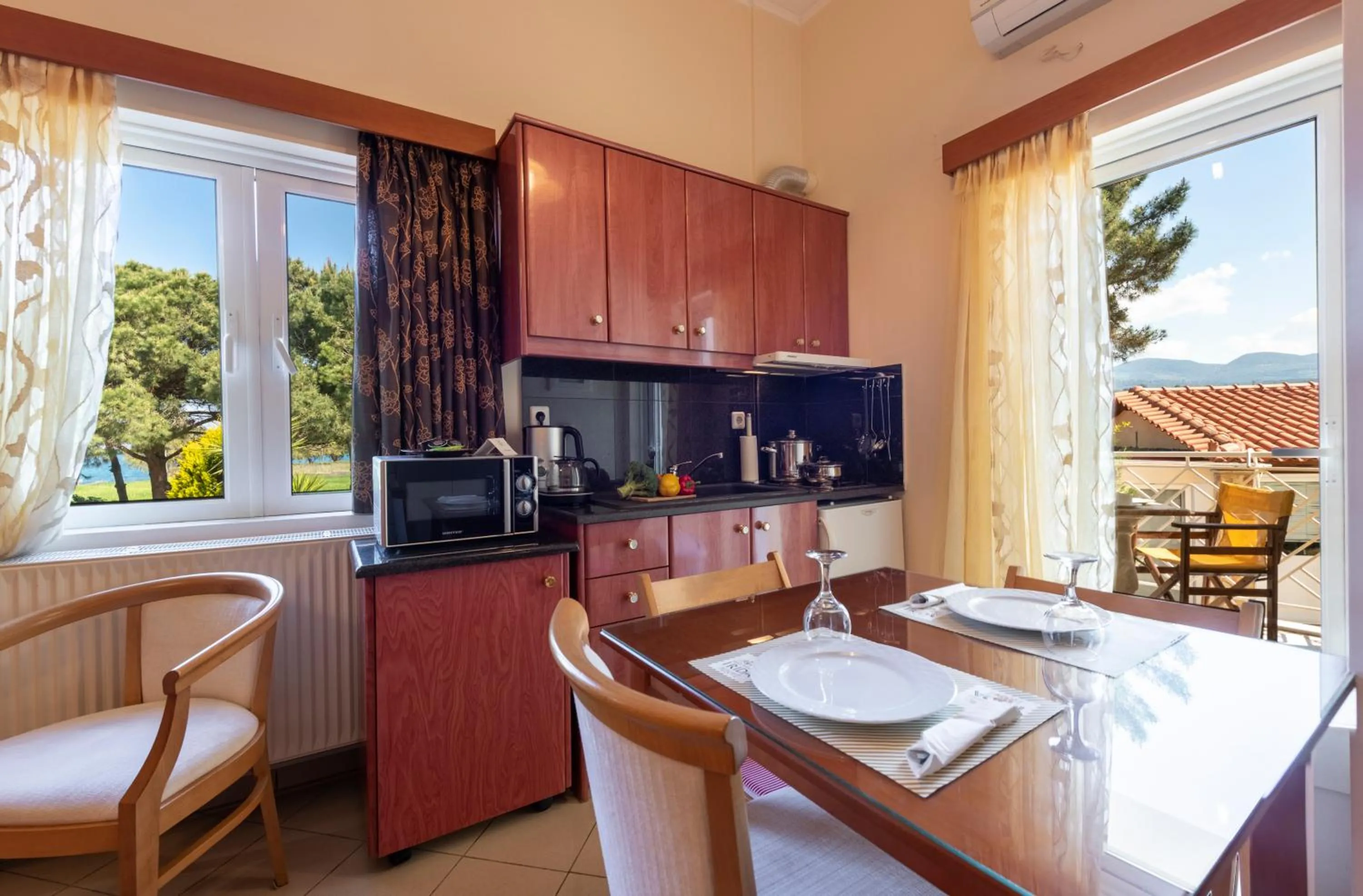 Coffee/tea facilities in Irida Beach Resort Suites