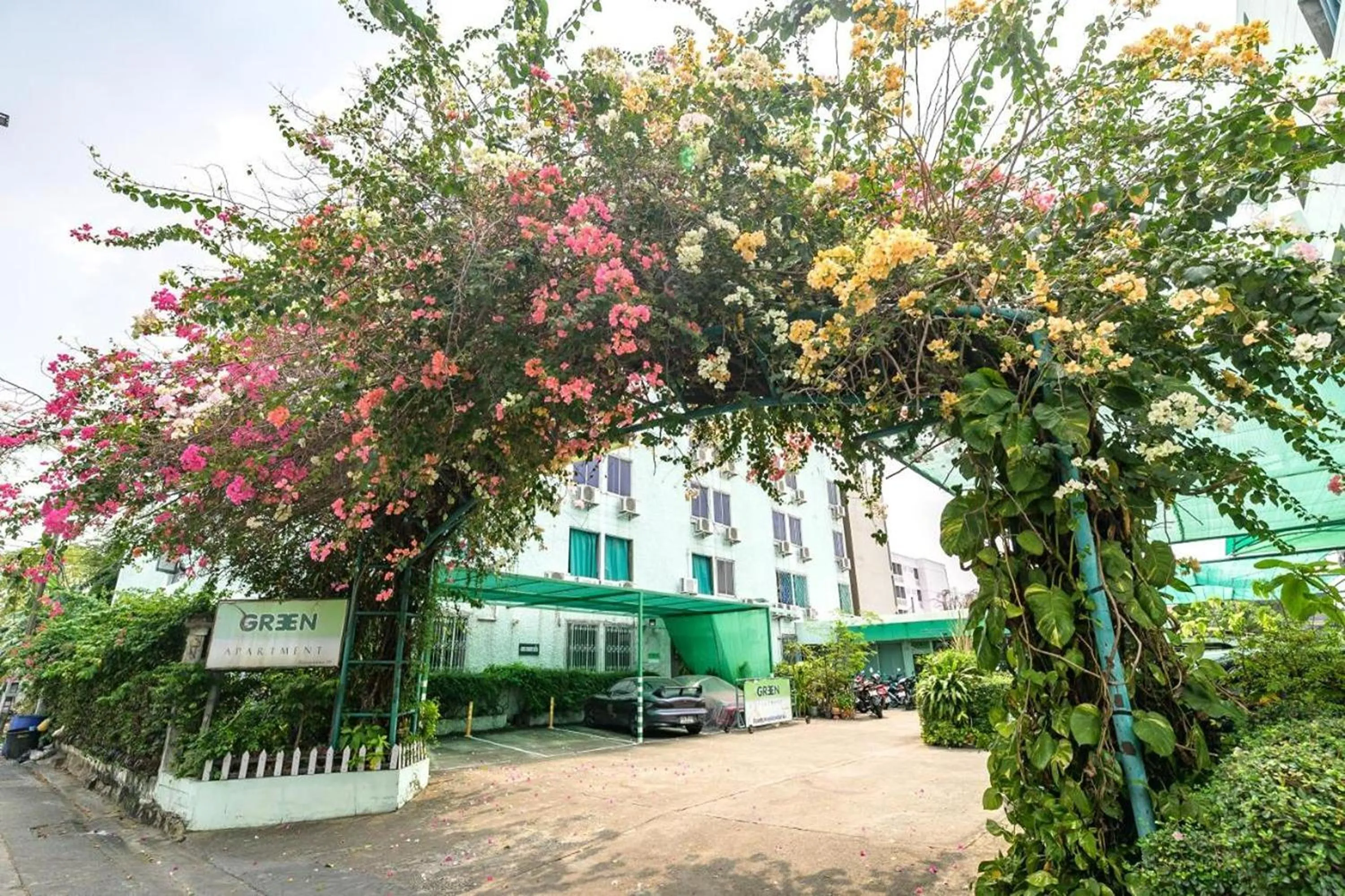 Property building in Green Apartment Kaset