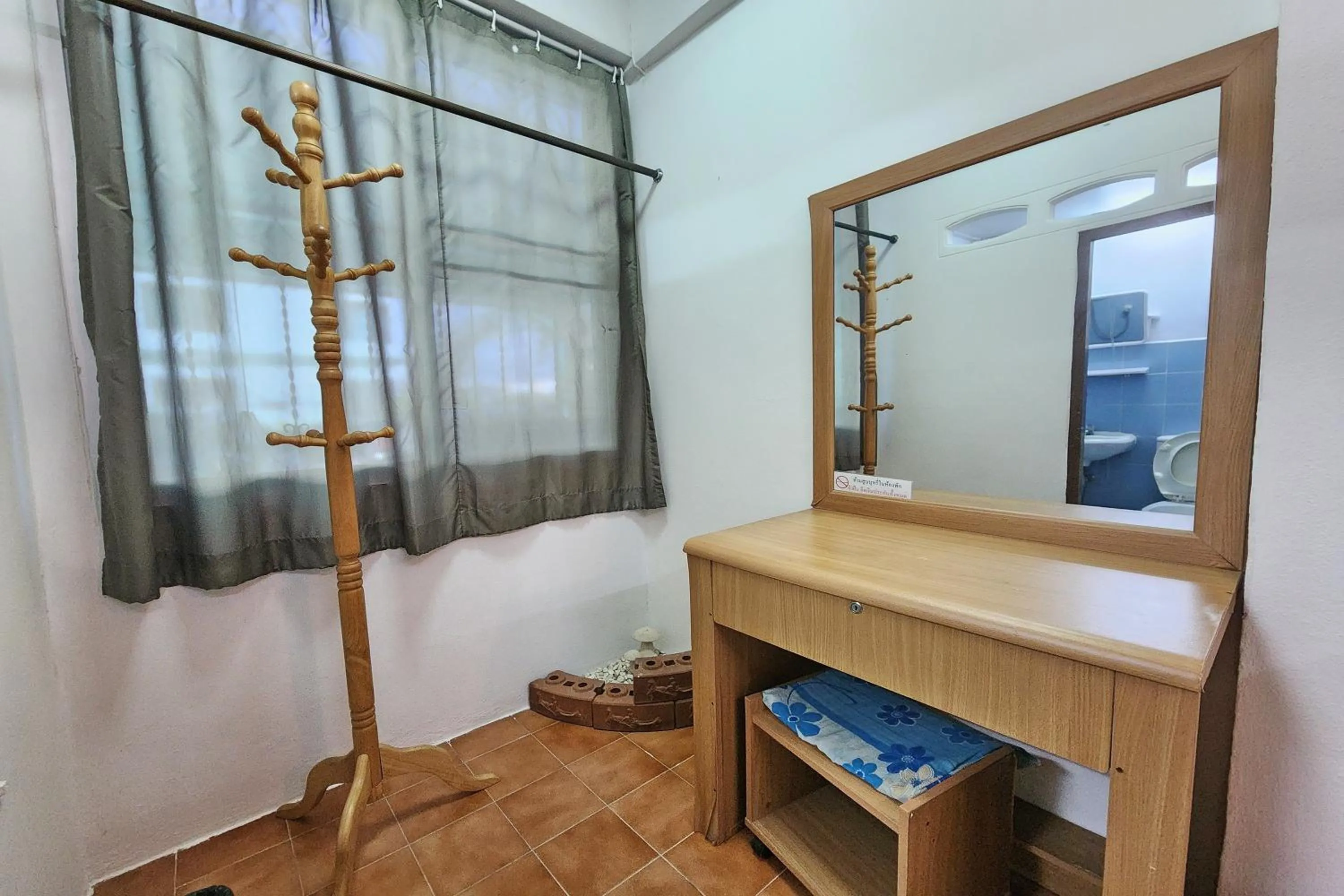 Bedroom in Green Apartment Kaset