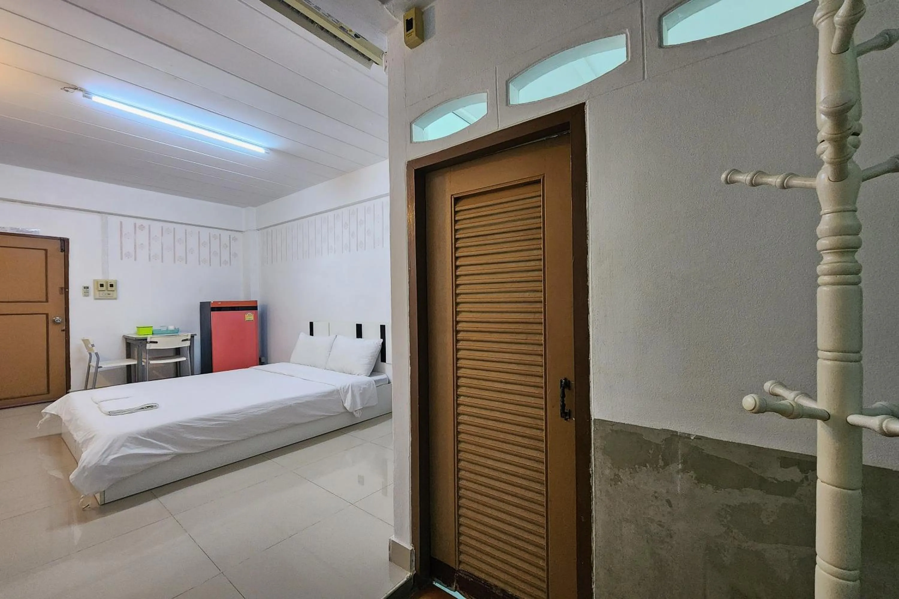 Bedroom, Bed in Green Apartment Kaset