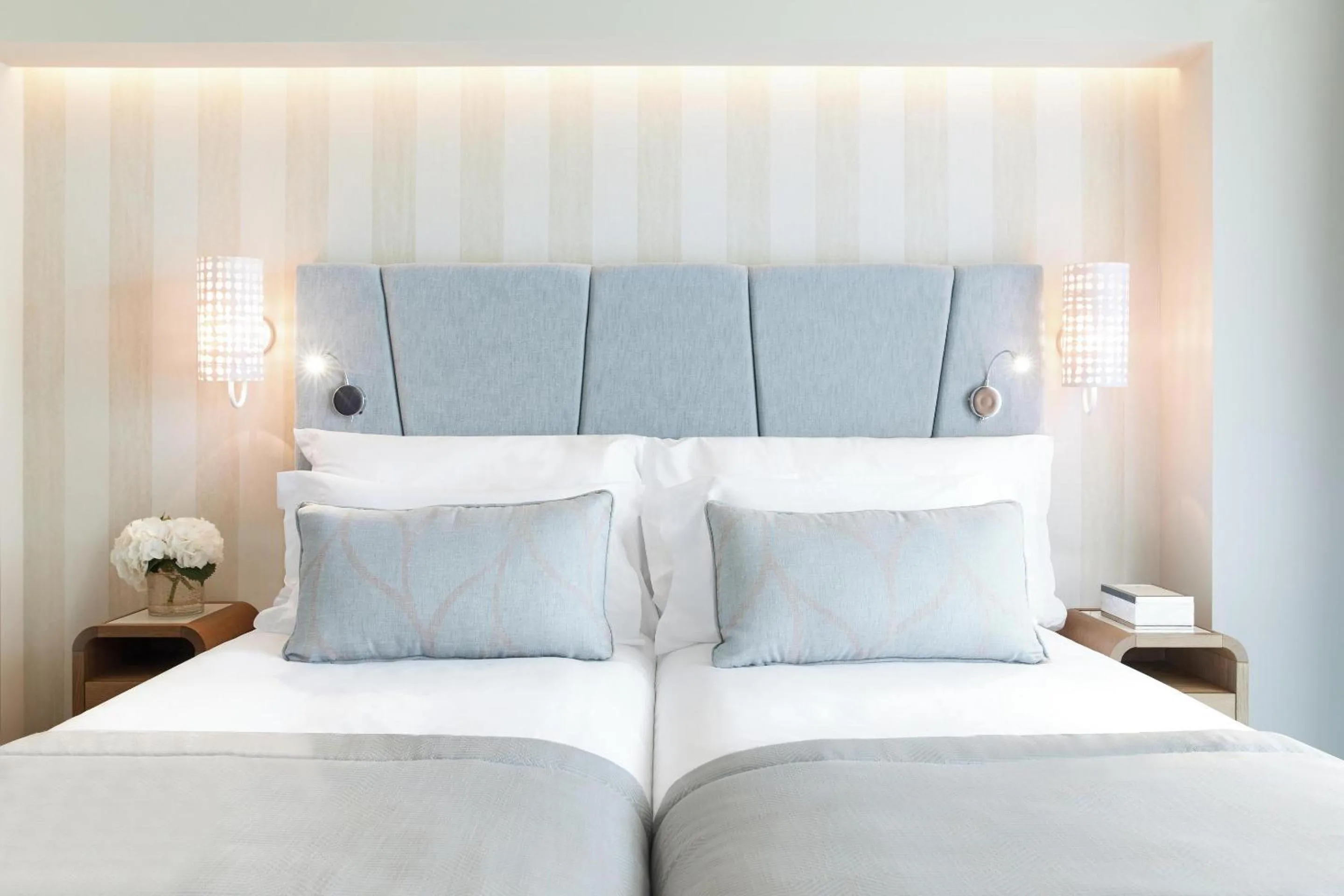 Photo of the whole room, Bed in Ikos Dassia