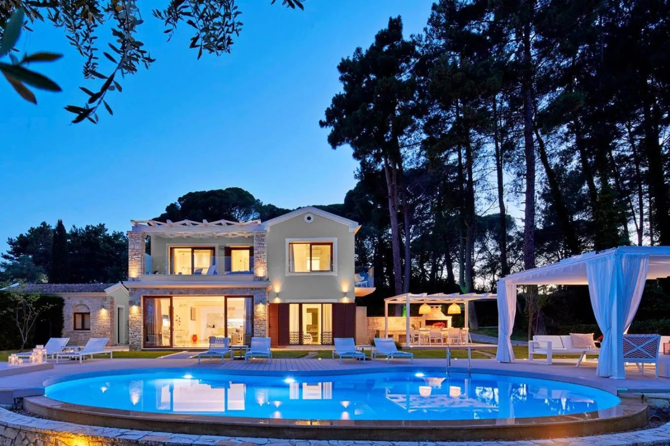 Photo of the whole room in Ikos Dassia