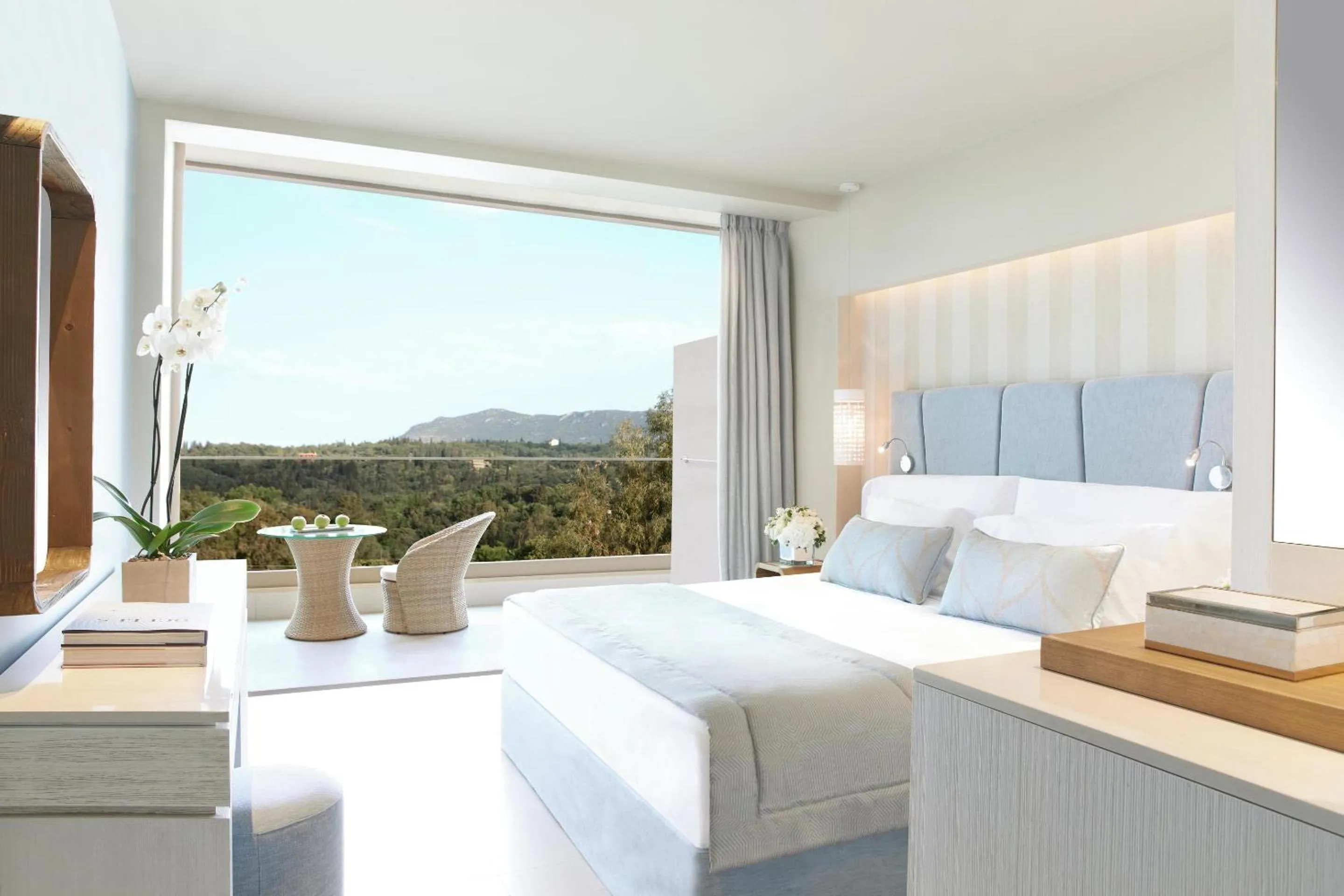 Photo of the whole room, Bed in Ikos Dassia