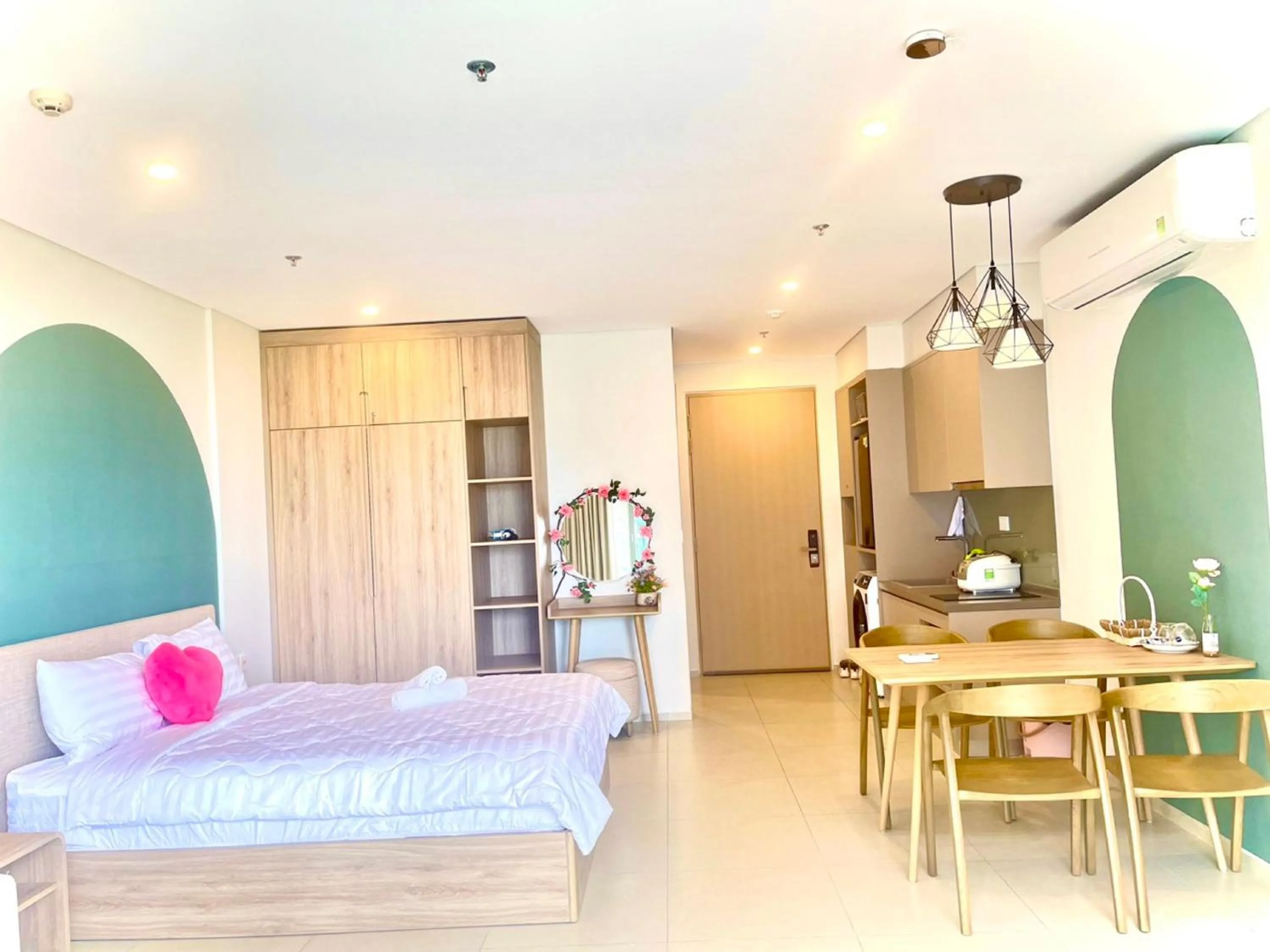 Bed in The Sóng Apartment Vũng Tàu - Sophia's House