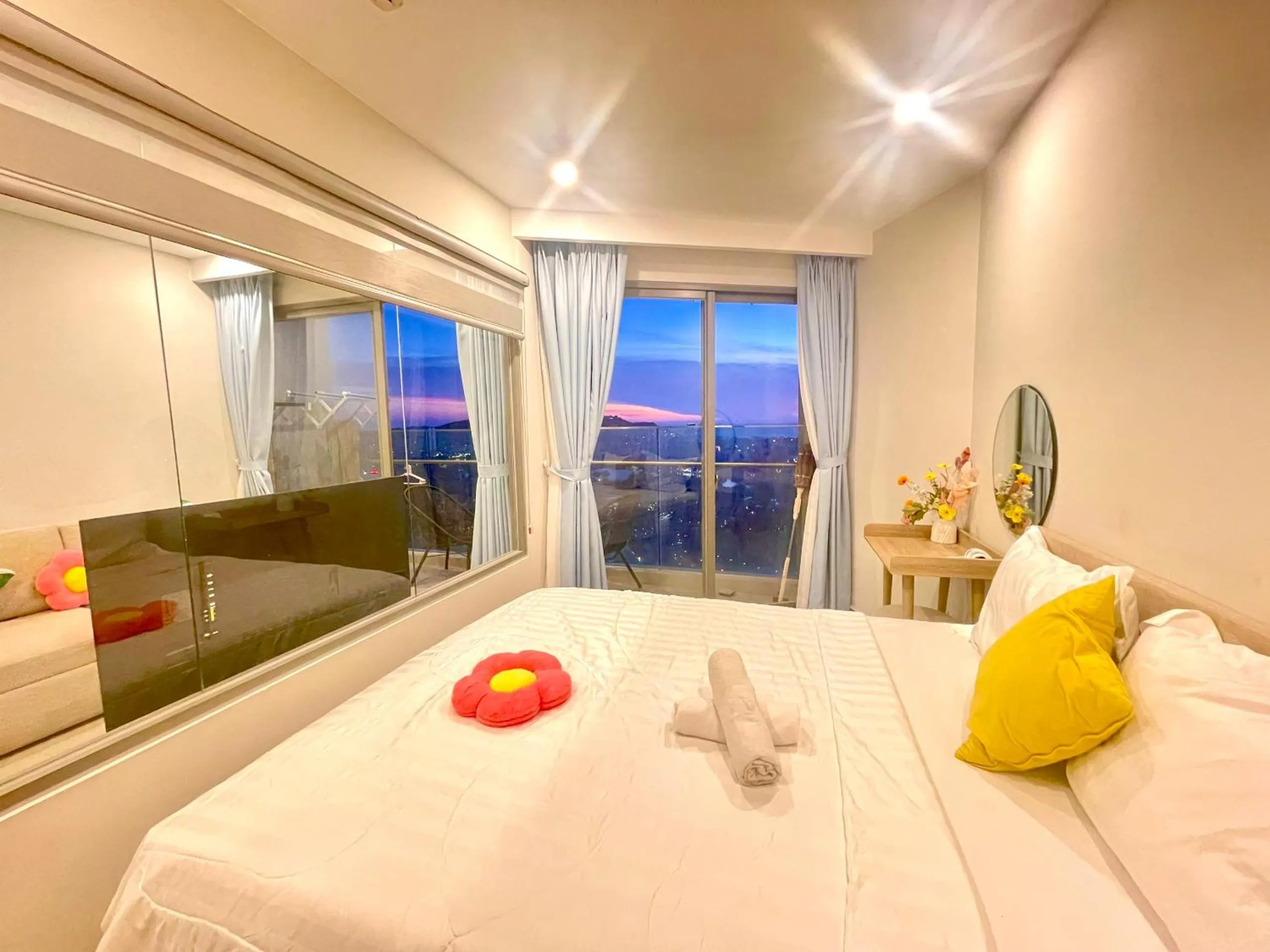 Bedroom, Bed in The Sóng Apartment Vũng Tàu - Sophia's House