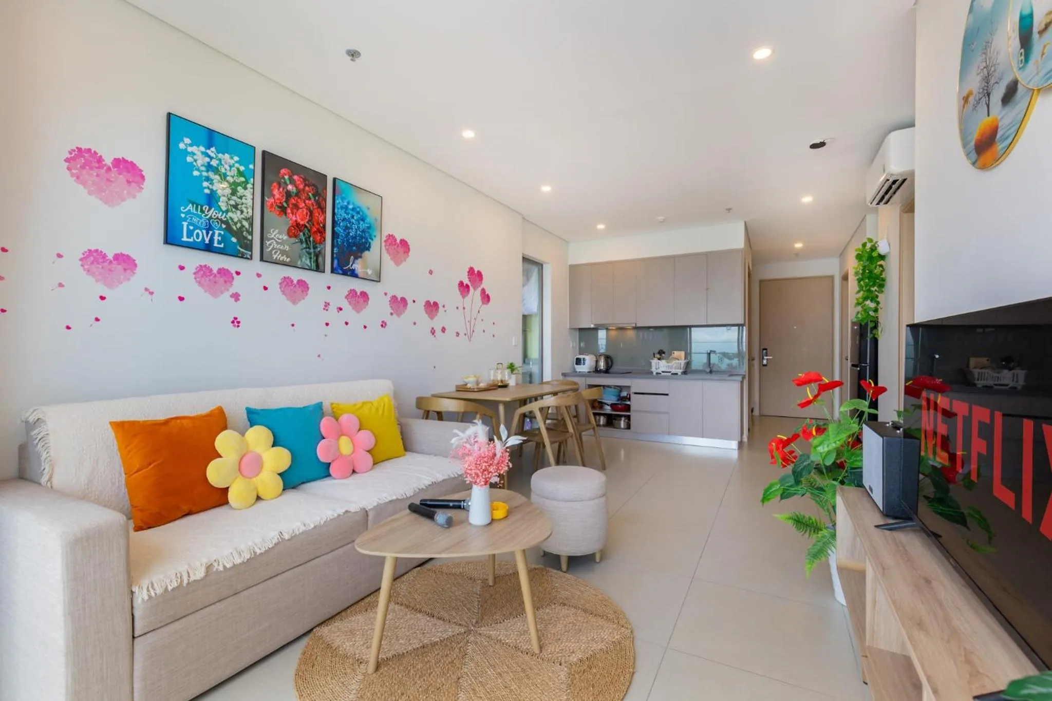 Communal lounge/ TV room in The Sóng Apartment Vũng Tàu - Sophia's House