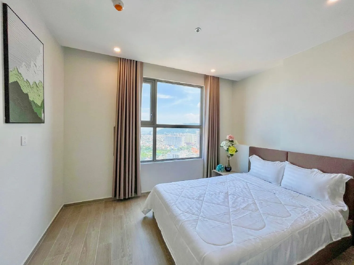 Bedroom, Bed in The Sóng Apartment Vũng Tàu - Sophia's House