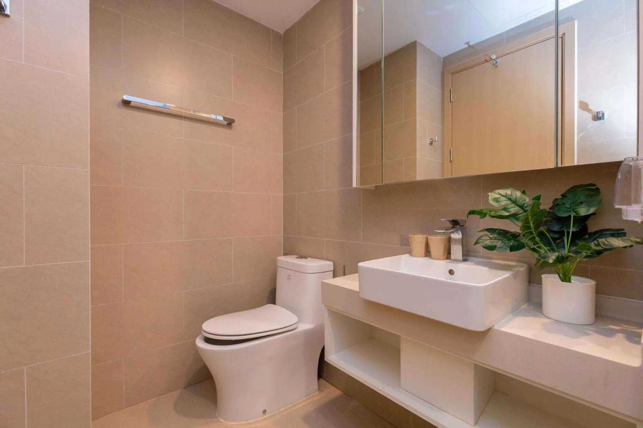 Toilet in The Sóng Apartment Vũng Tàu - Sophia's House