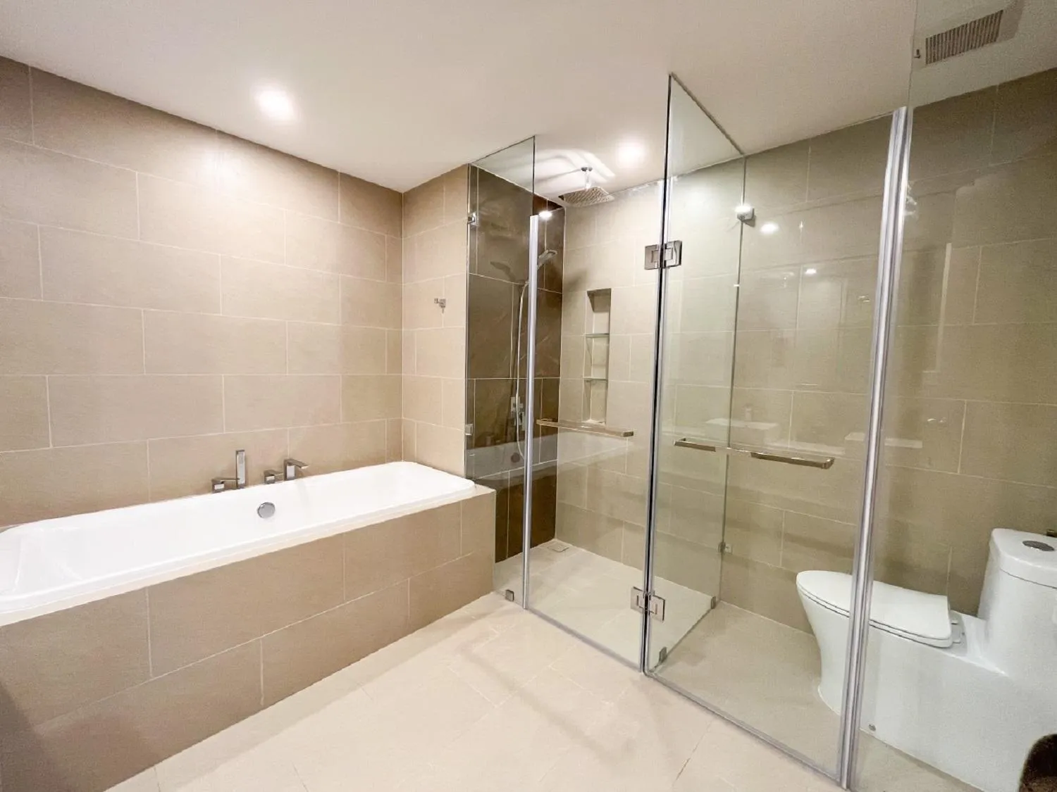 Hot Tub in The Sóng Apartment Vũng Tàu - Sophia's House