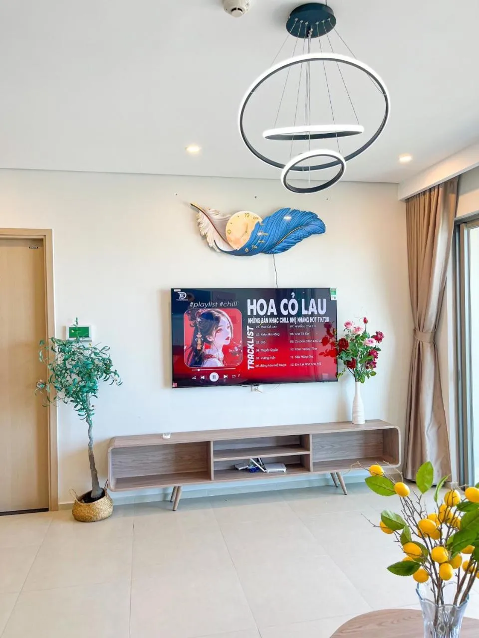 Communal lounge/ TV room in The Sóng Apartment Vũng Tàu - Sophia's House