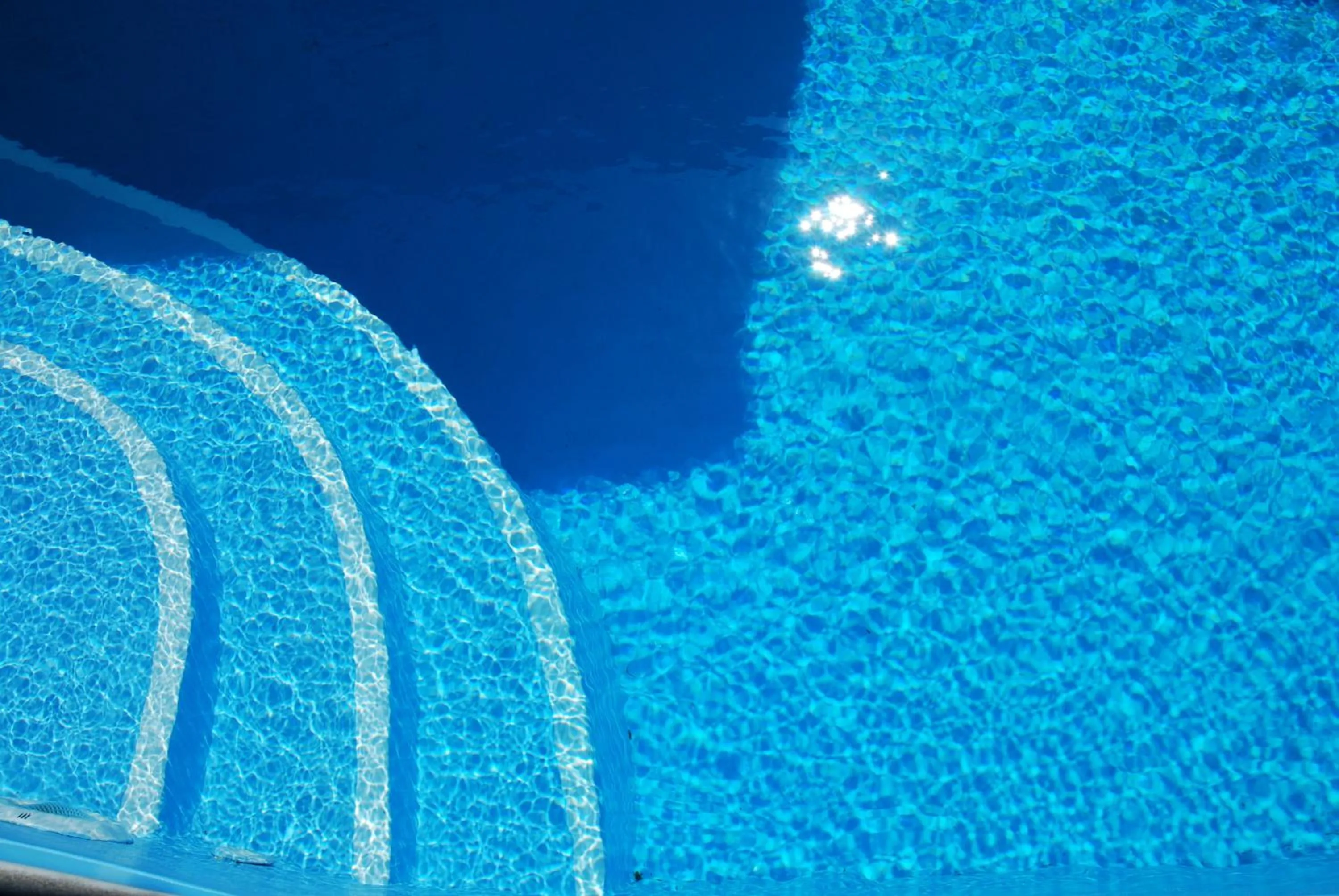 Swimming pool in Hotel Kanelli Beach