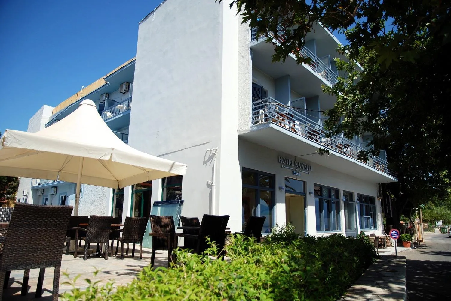Facade/entrance in Hotel Kanelli Beach