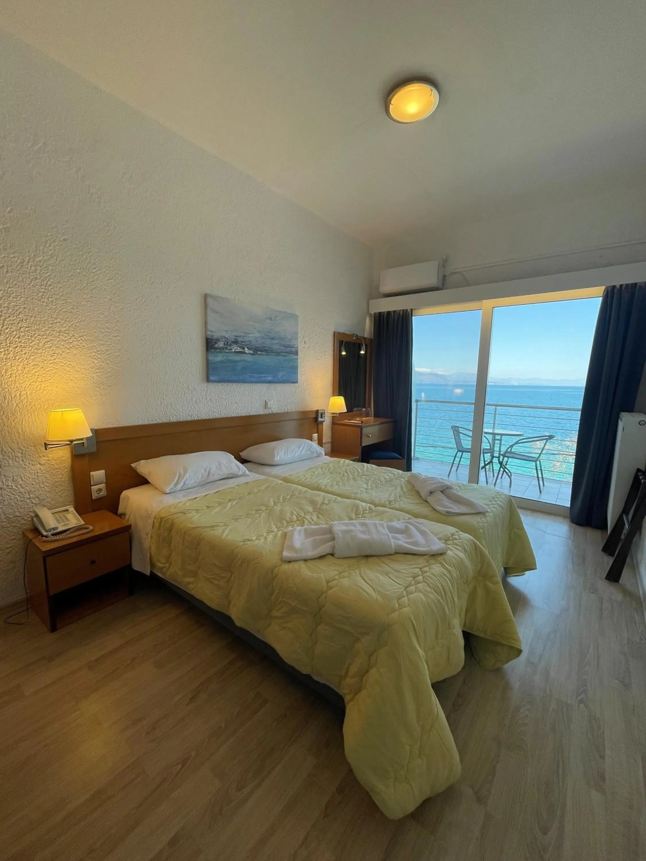 Bed in Hotel Kanelli Beach