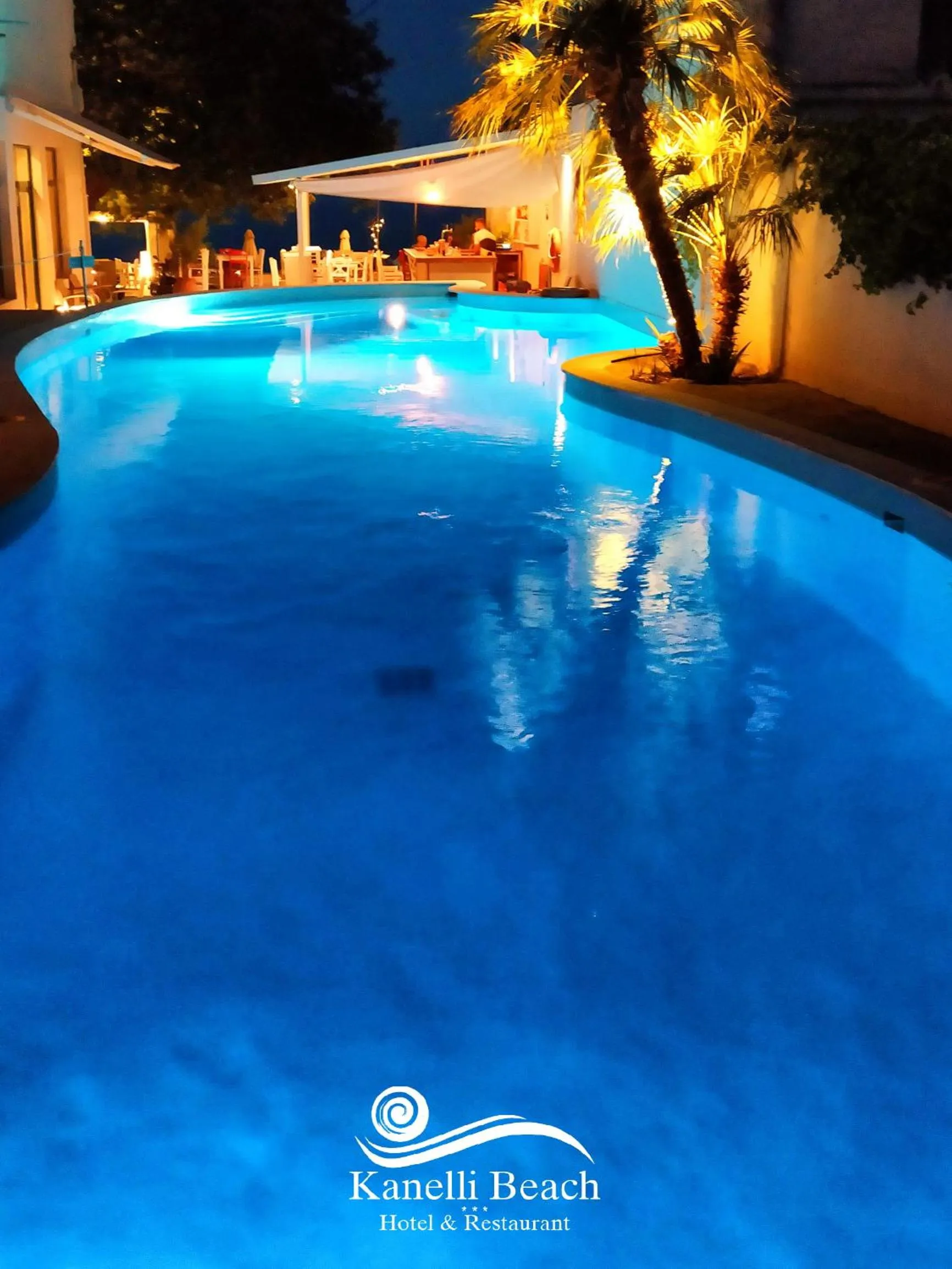 Swimming pool in Hotel Kanelli Beach