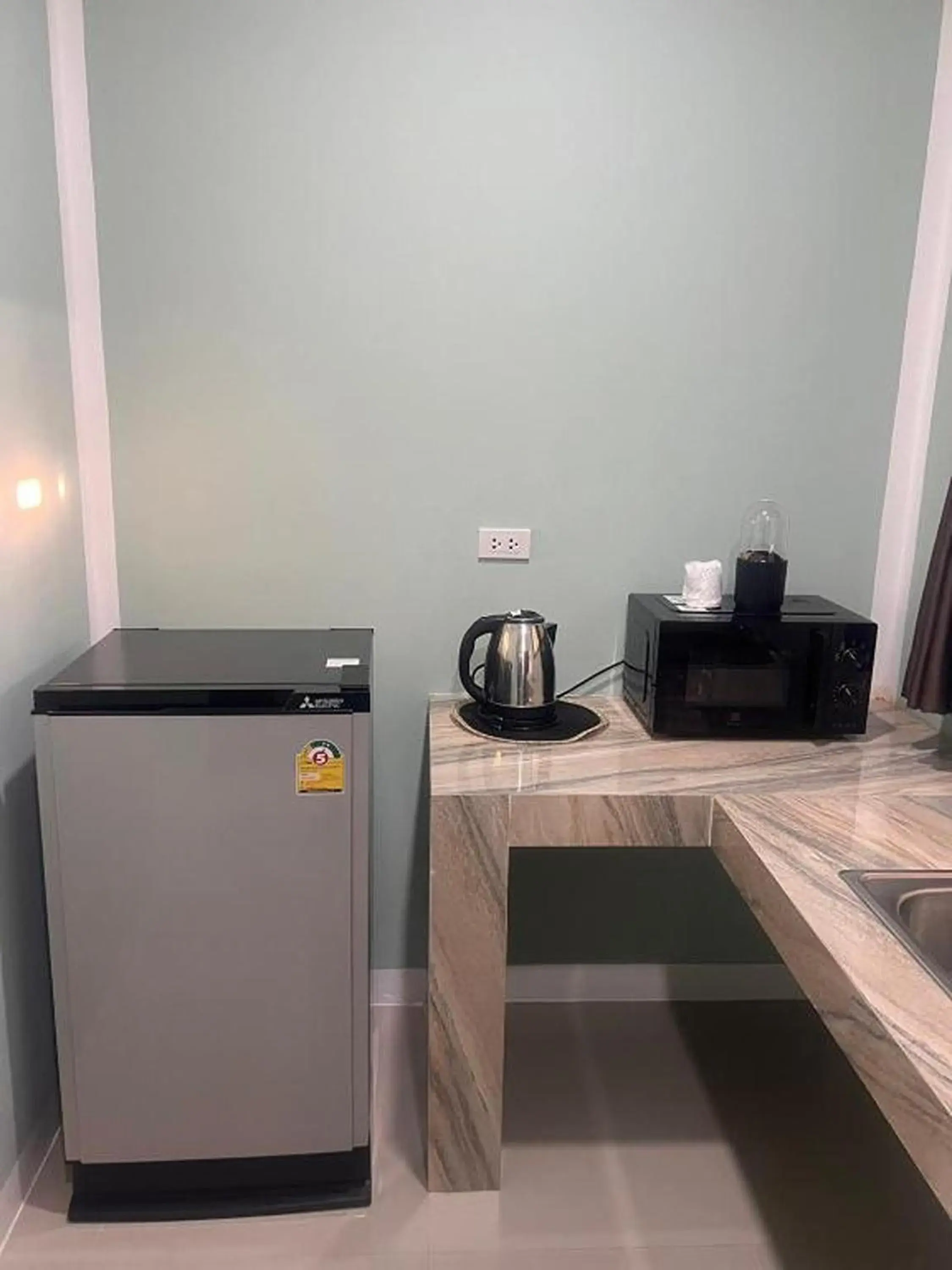 Standard King Room in J & Ariya Hotel Near Samui Airport and Koh Phangan Pier Standard King Room in J & Ariya Hotel Near Samui Airport and Koh Phangan Pier