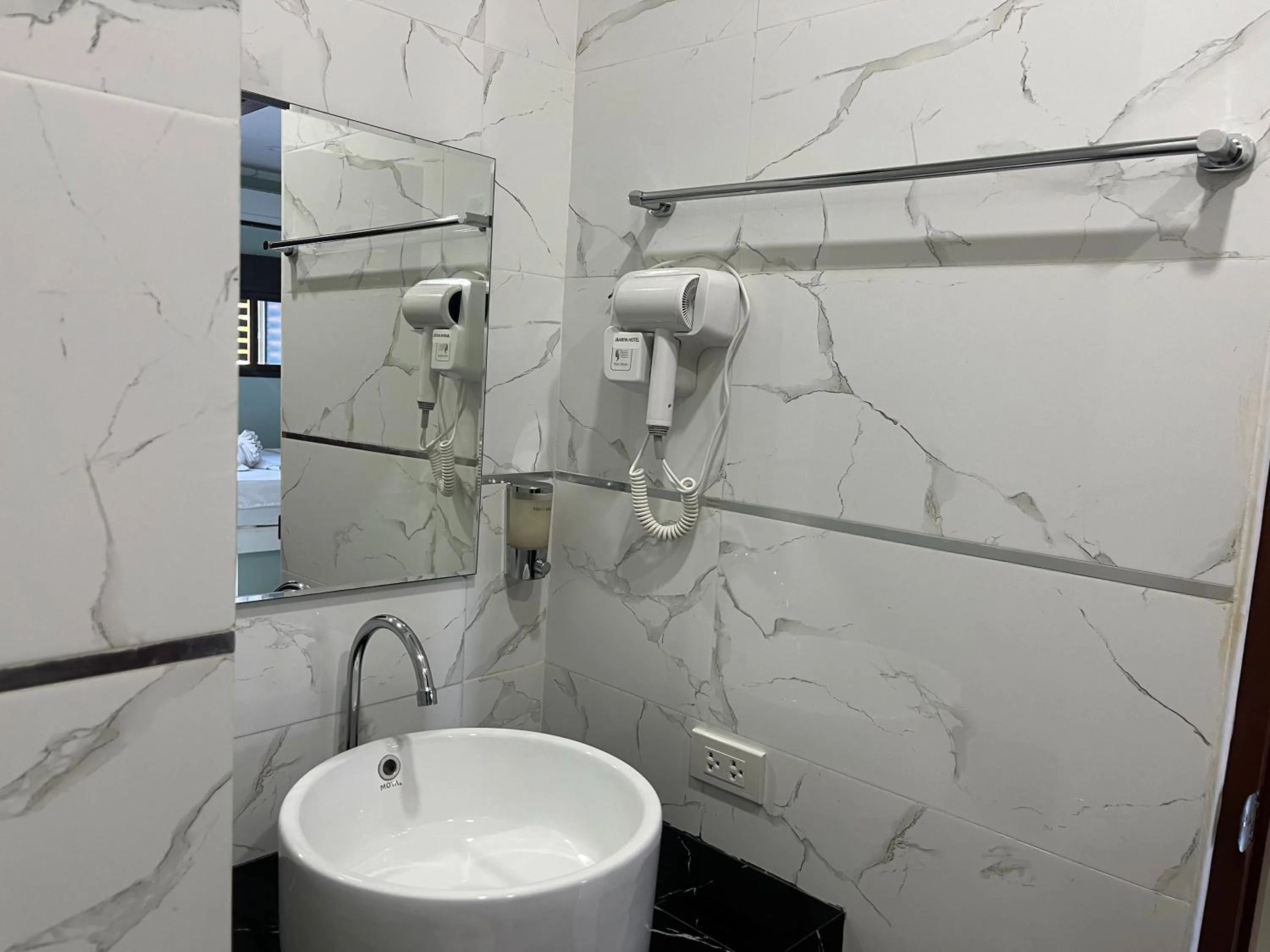 Bathroom in J & Ariya Hotel Near Samui Airport and Koh Phangan Pier