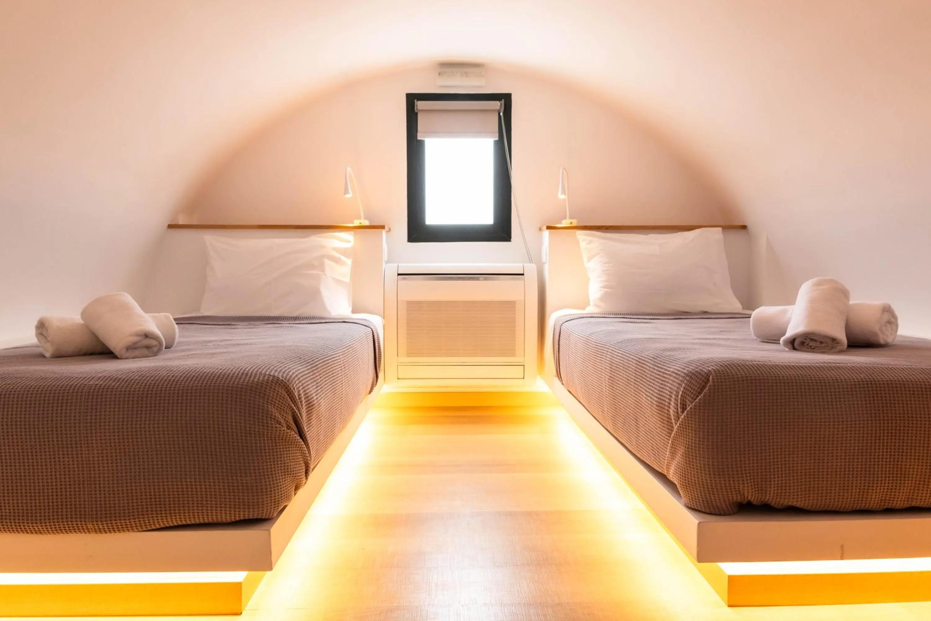 Bed in Sellada Beach