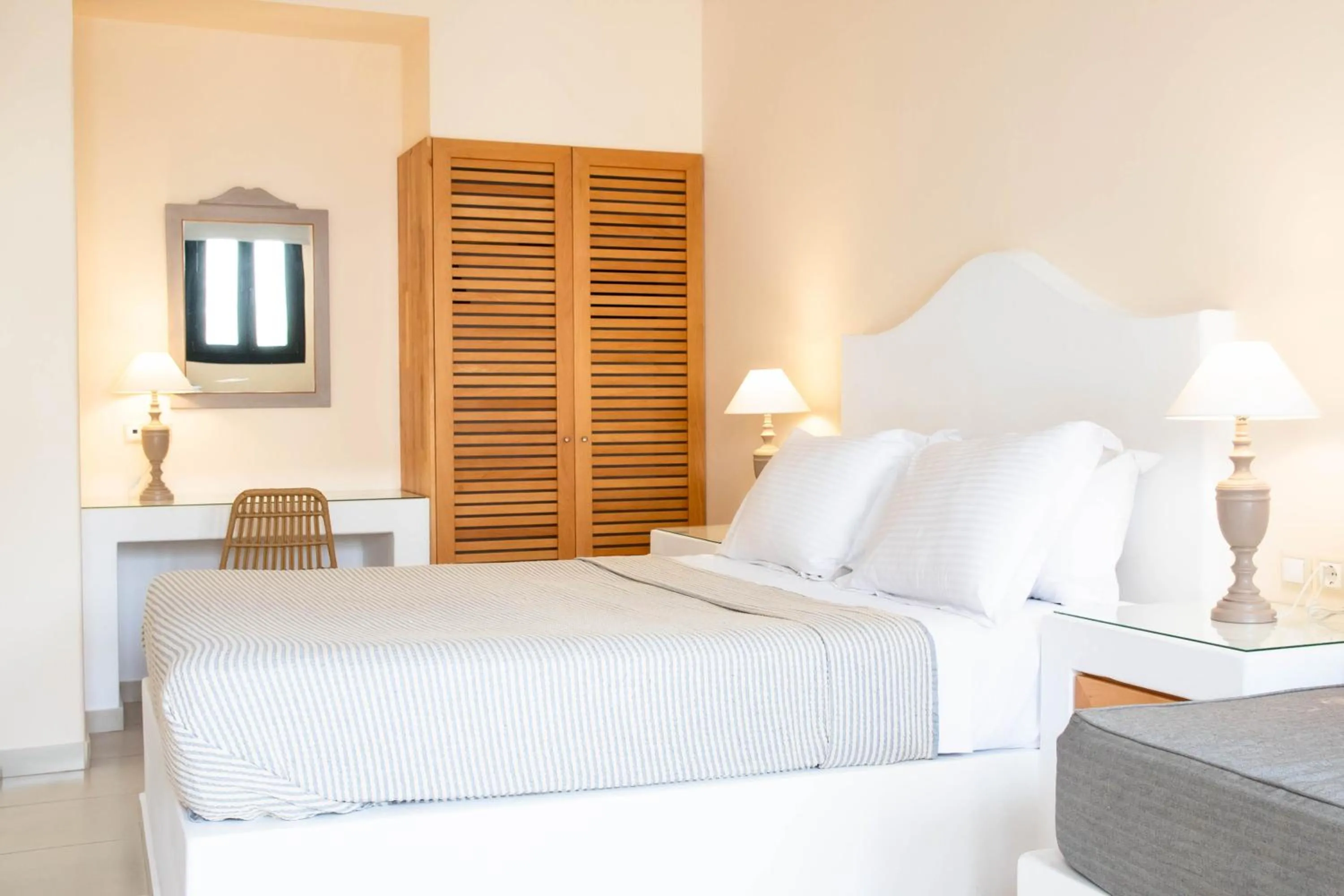 Bed in Sellada Beach