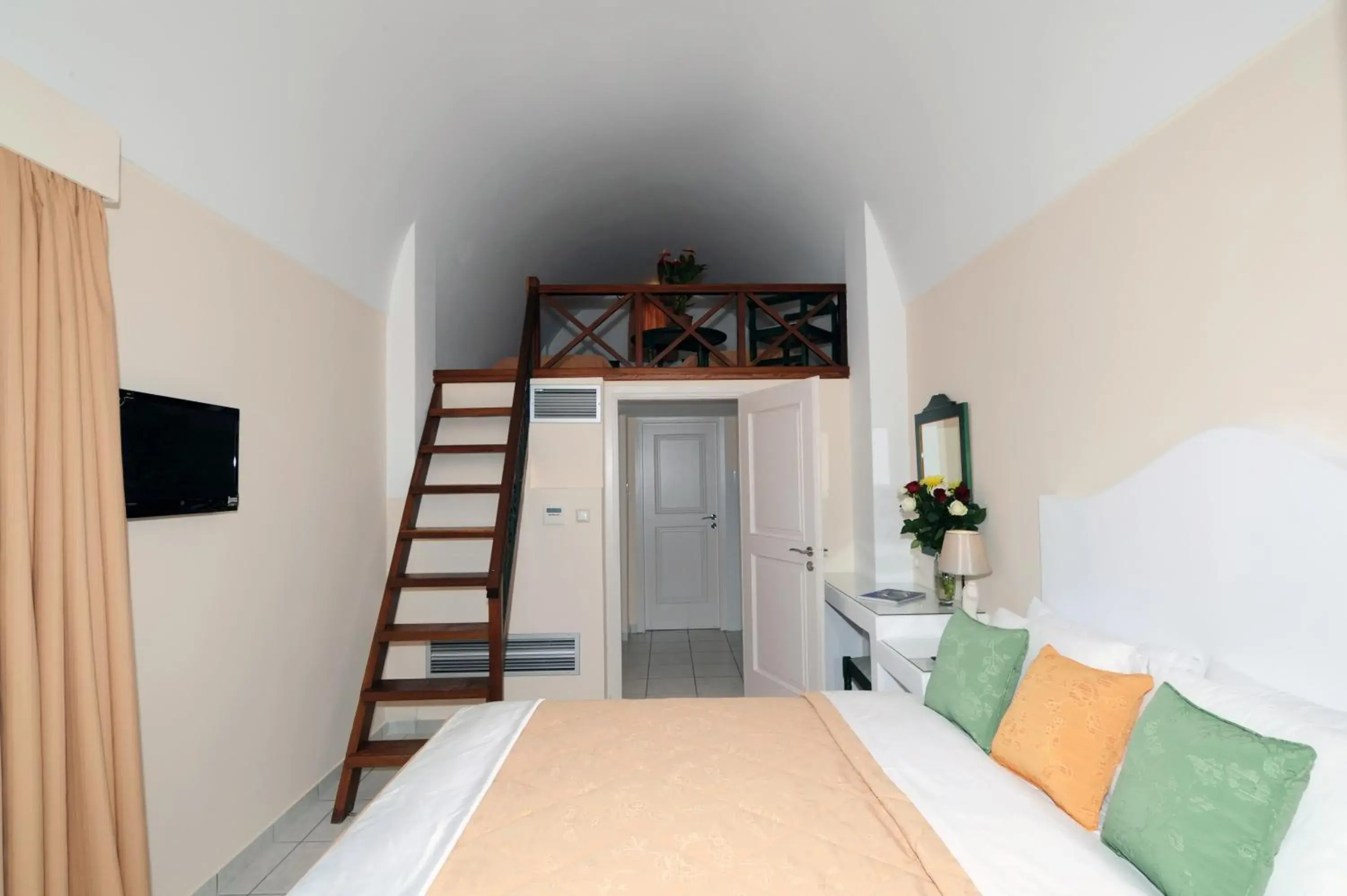 One-Bedroom Family Apartment - Split Level in Sellada Beach One-Bedroom Family Apartment - Split Level in Sellada Beach