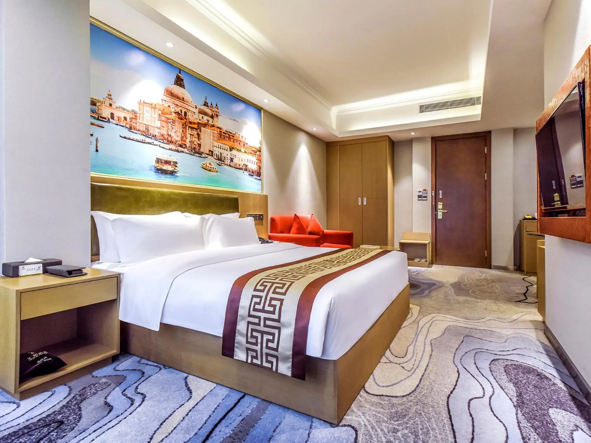 Photo of the whole room, Bed in Guangzhou Huihe Hotel