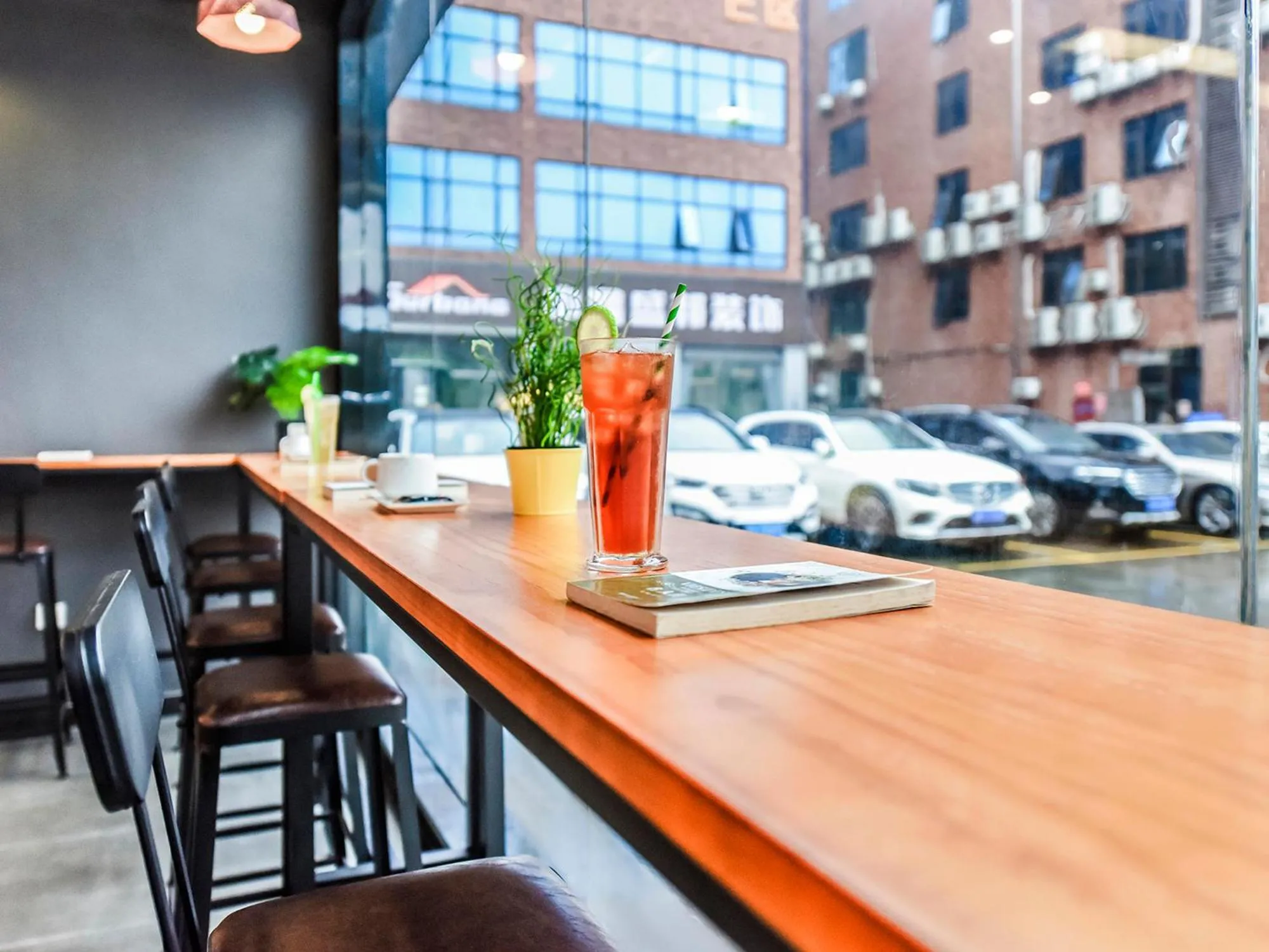 Coffee/tea facilities in Guangzhou Huihe Hotel