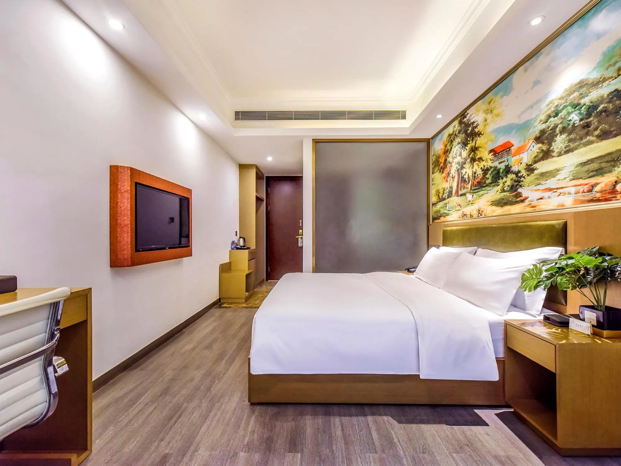 Photo of the whole room, Bed in Guangzhou Huihe Hotel