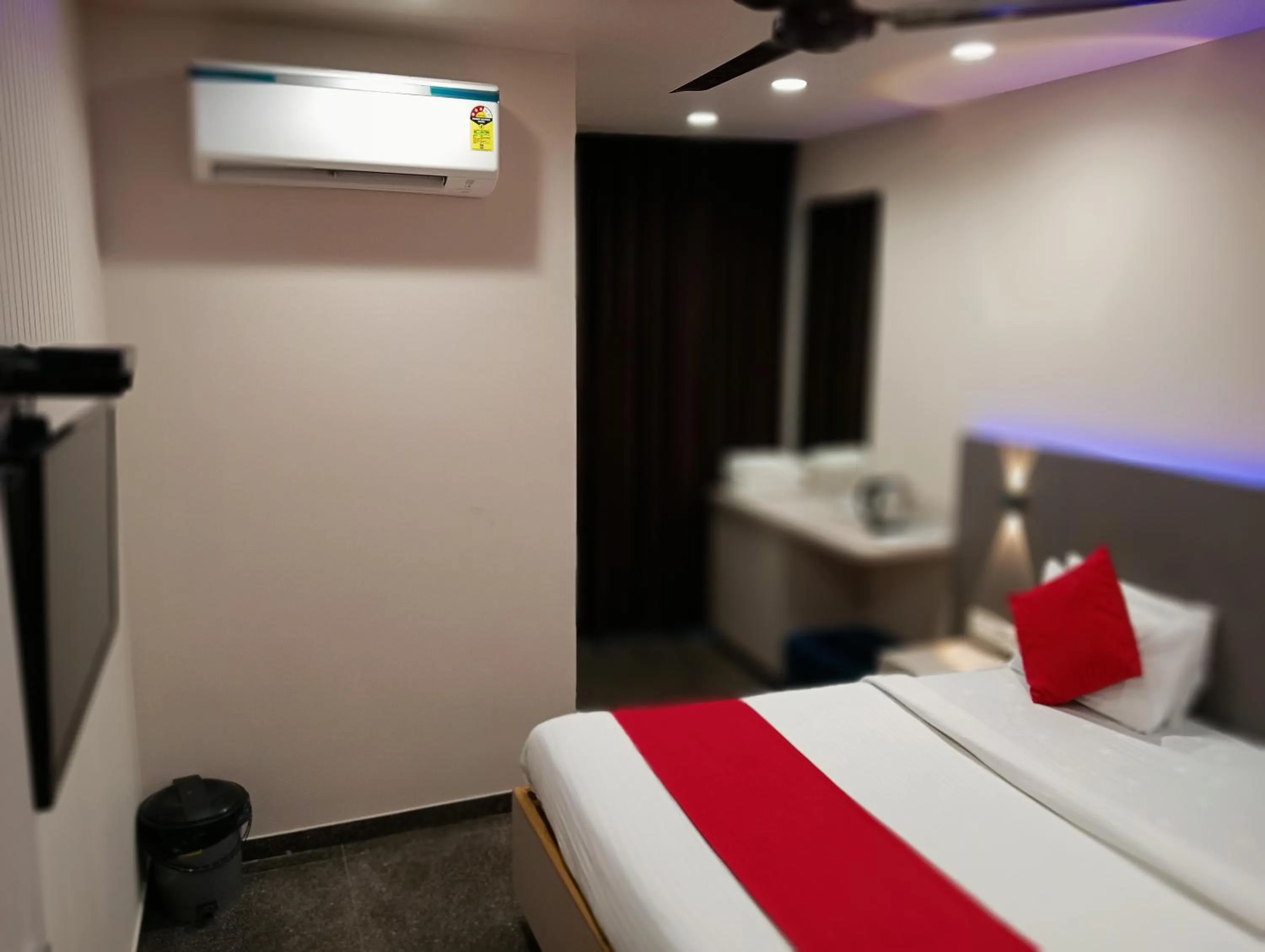 Photo of the whole room, Bed in Hotel Royal Rituals