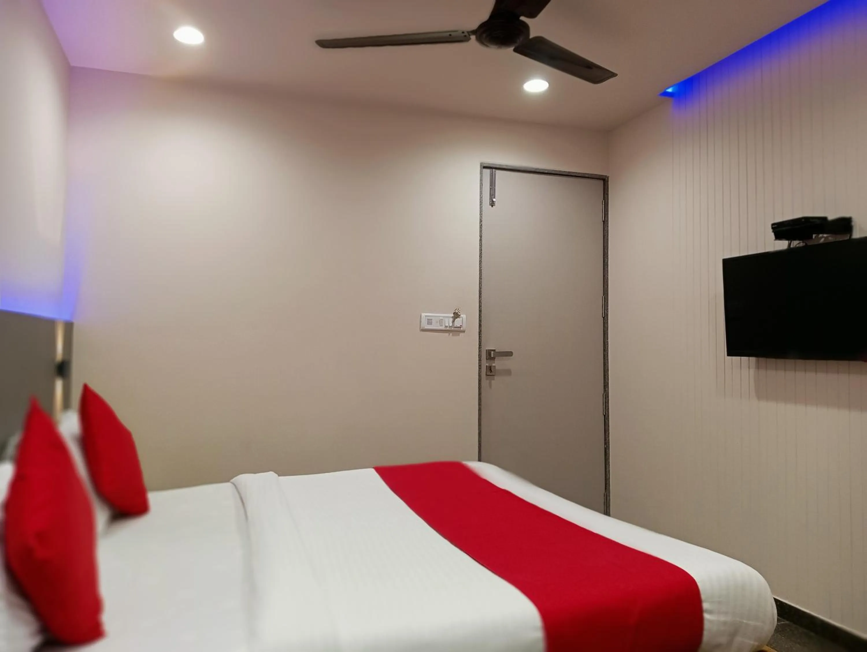 Bedroom, Bed in Hotel Royal Rituals