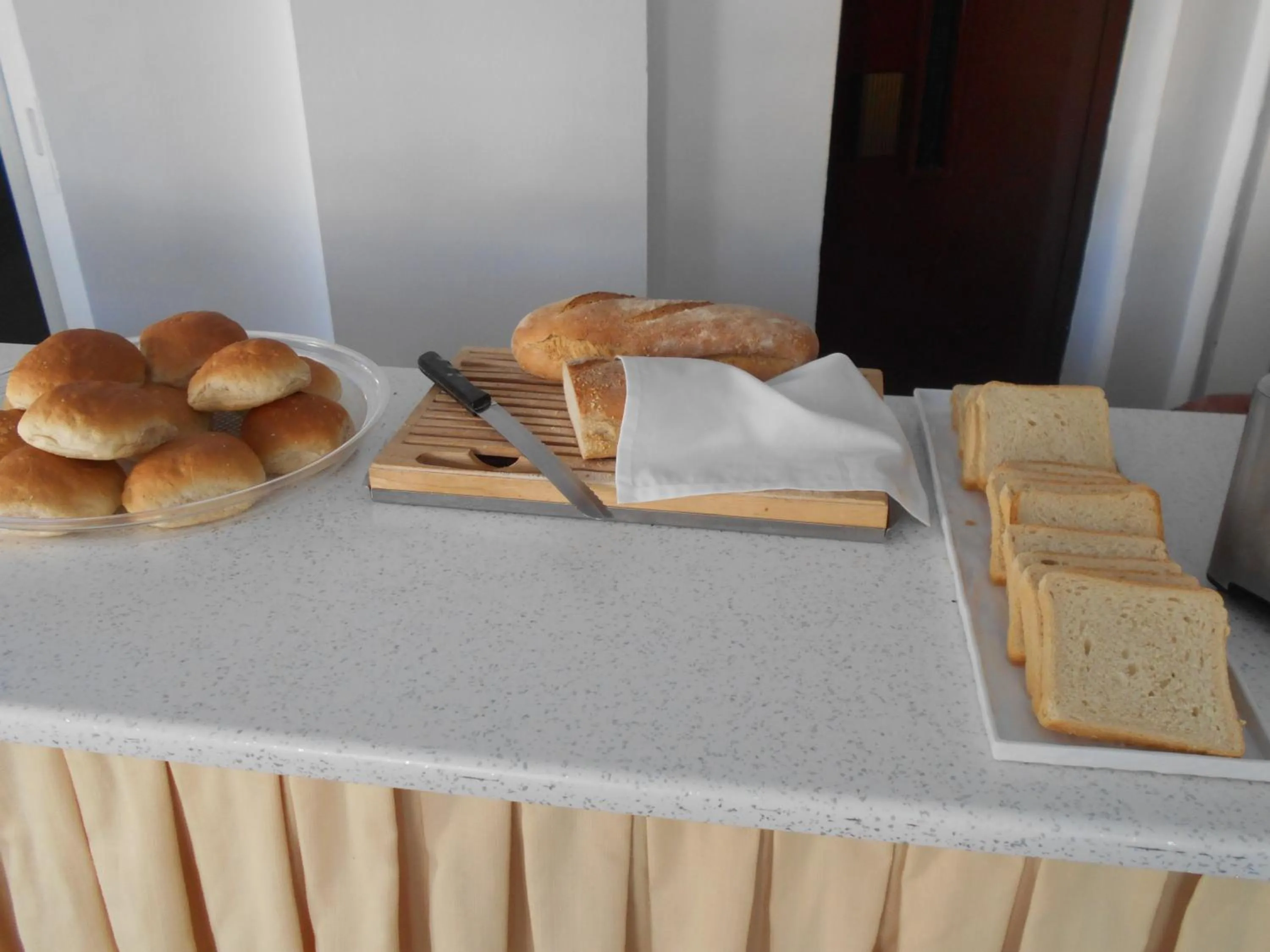 Restaurant/places to eat in Hotel Koala