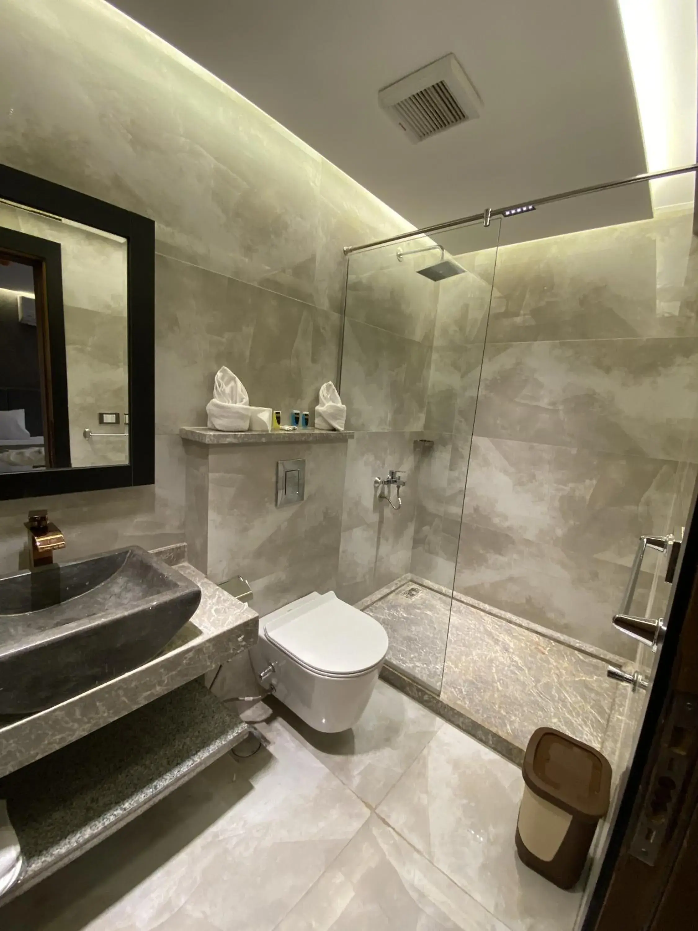 Deluxe Single Room - single occupancy in The View Delta Hotel Deluxe Single Room - single occupancy in The View Delta Hotel