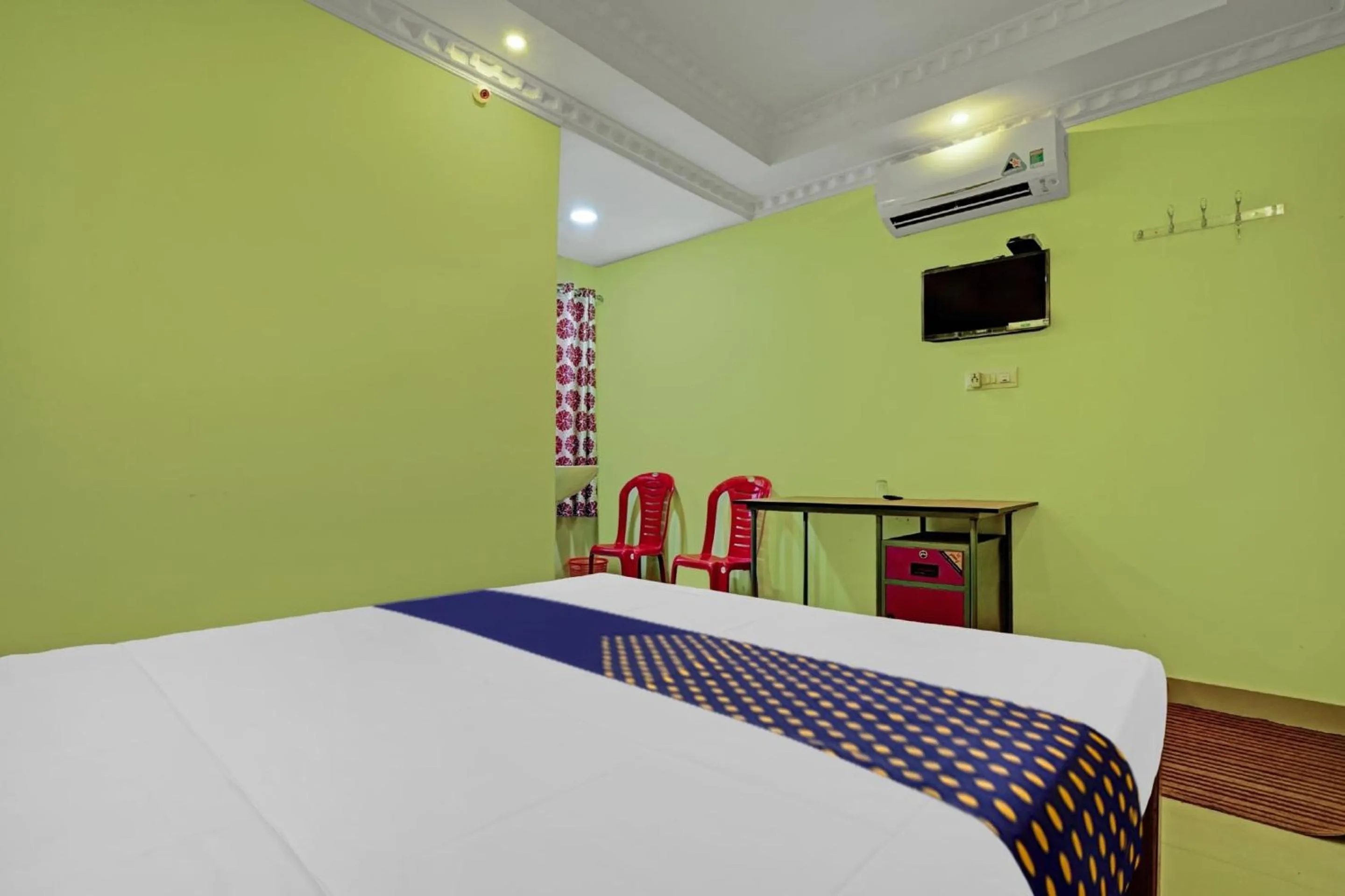 Bedroom, Bed in Hotel O SS Residency