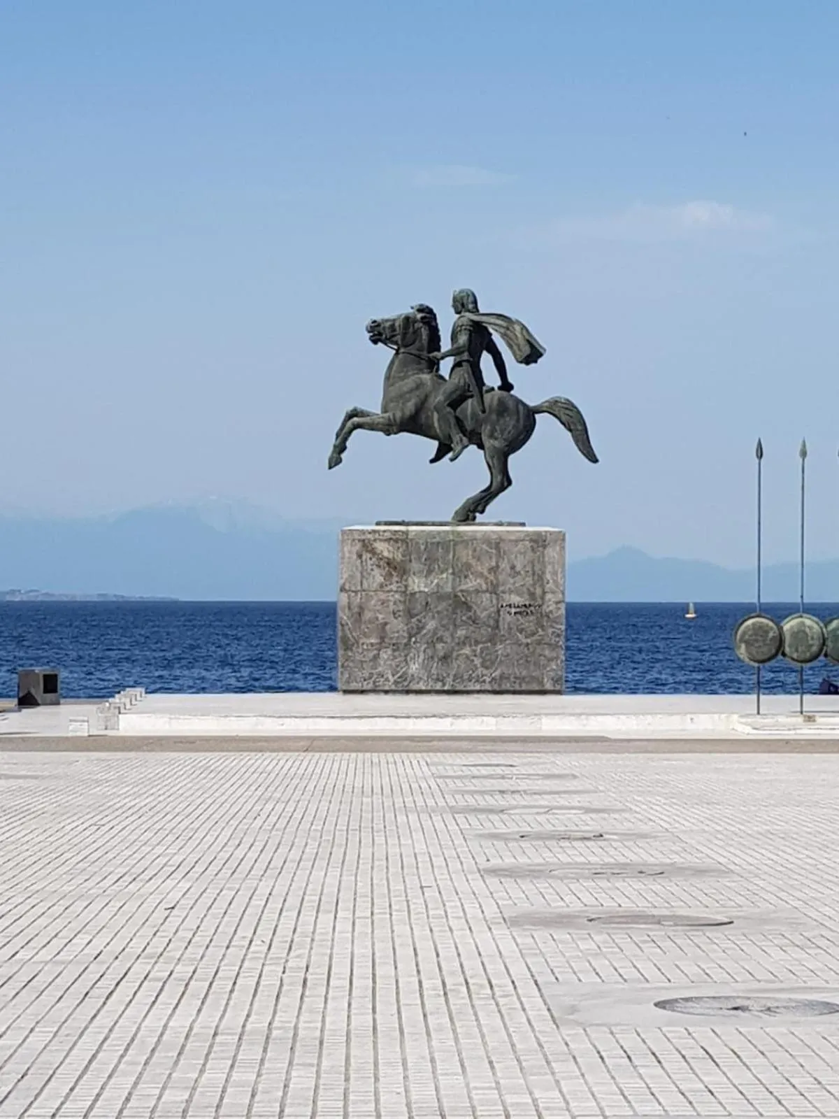 SUN RESIDENCE Exclusive Seaside Suites