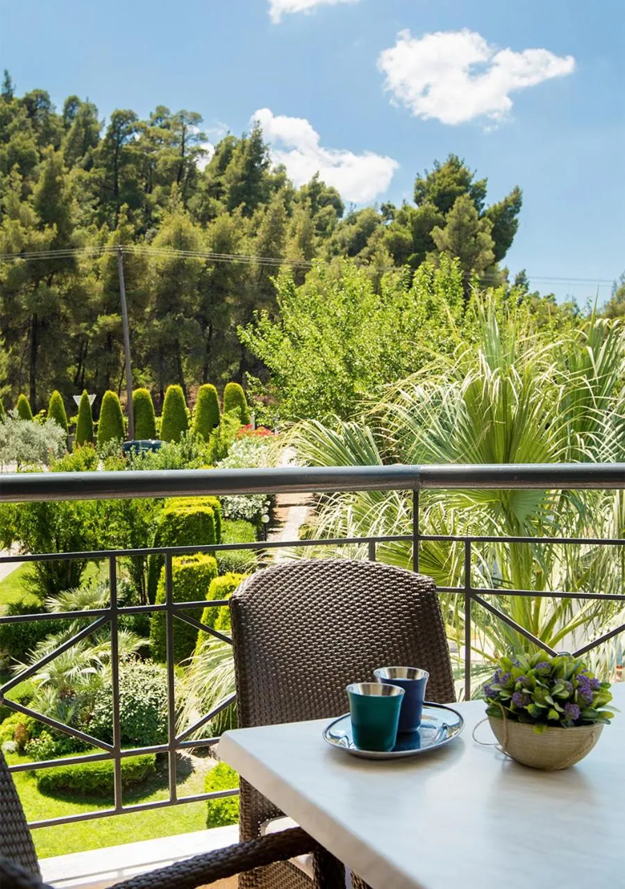 Garden in SUN RESIDENCE Exclusive Seaside Suites