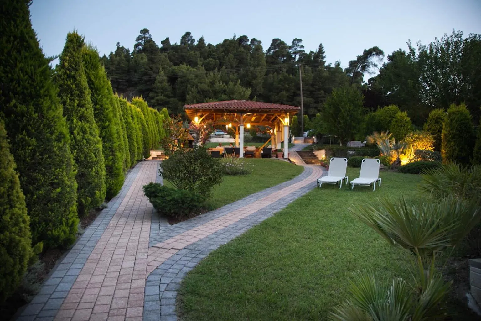 Garden view in SUN RESIDENCE Exclusive Seaside Suites