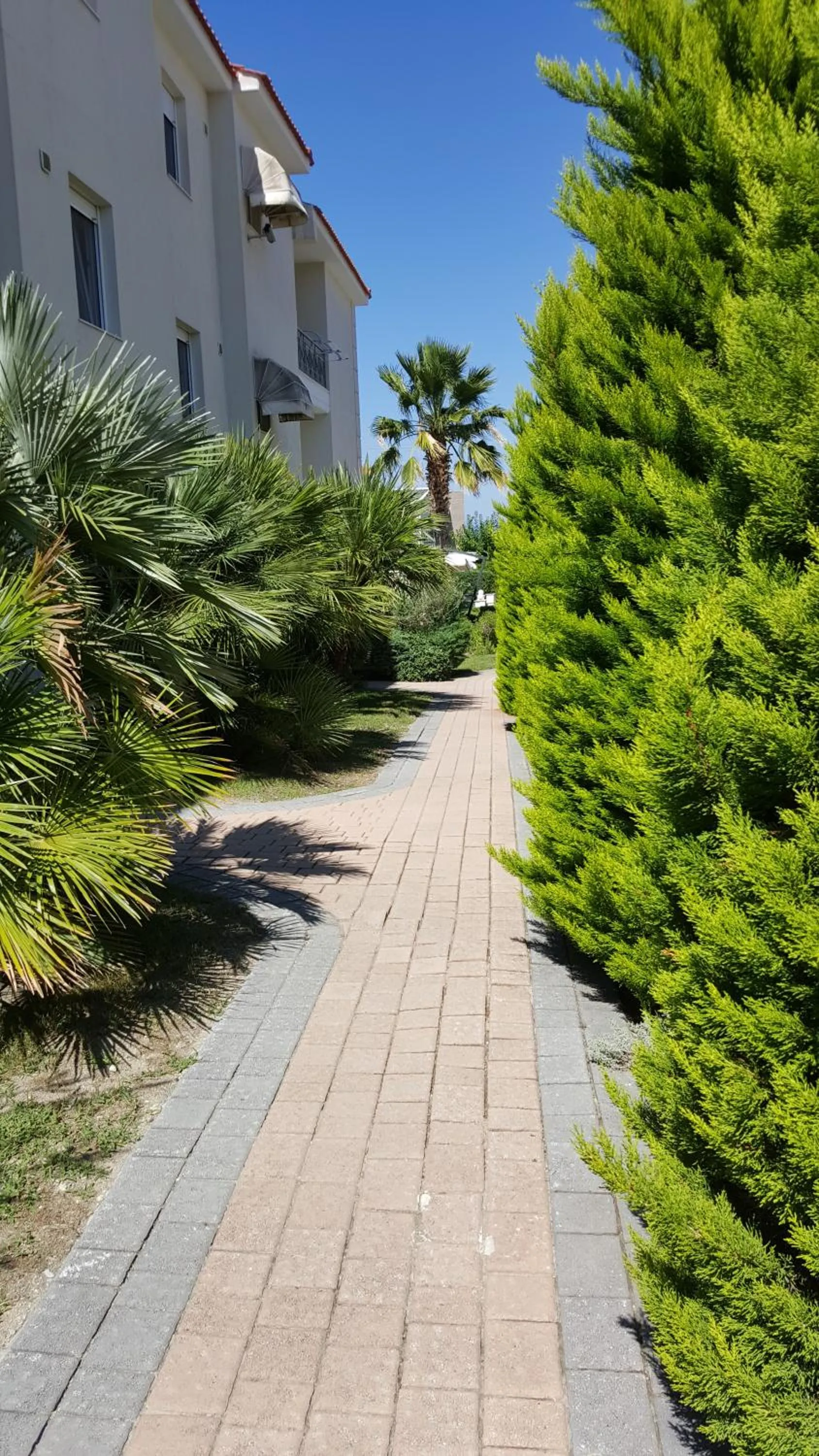 SUN RESIDENCE Exclusive Seaside Suites