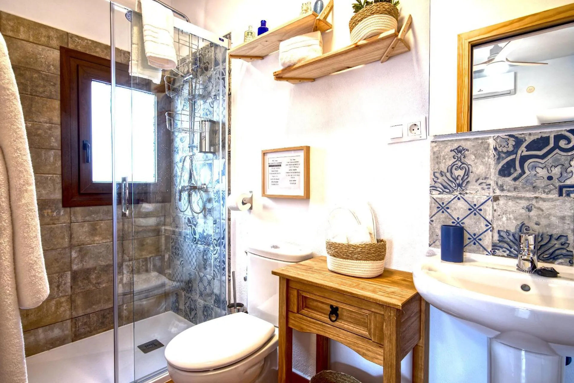 Bathroom in La Vieja Botica