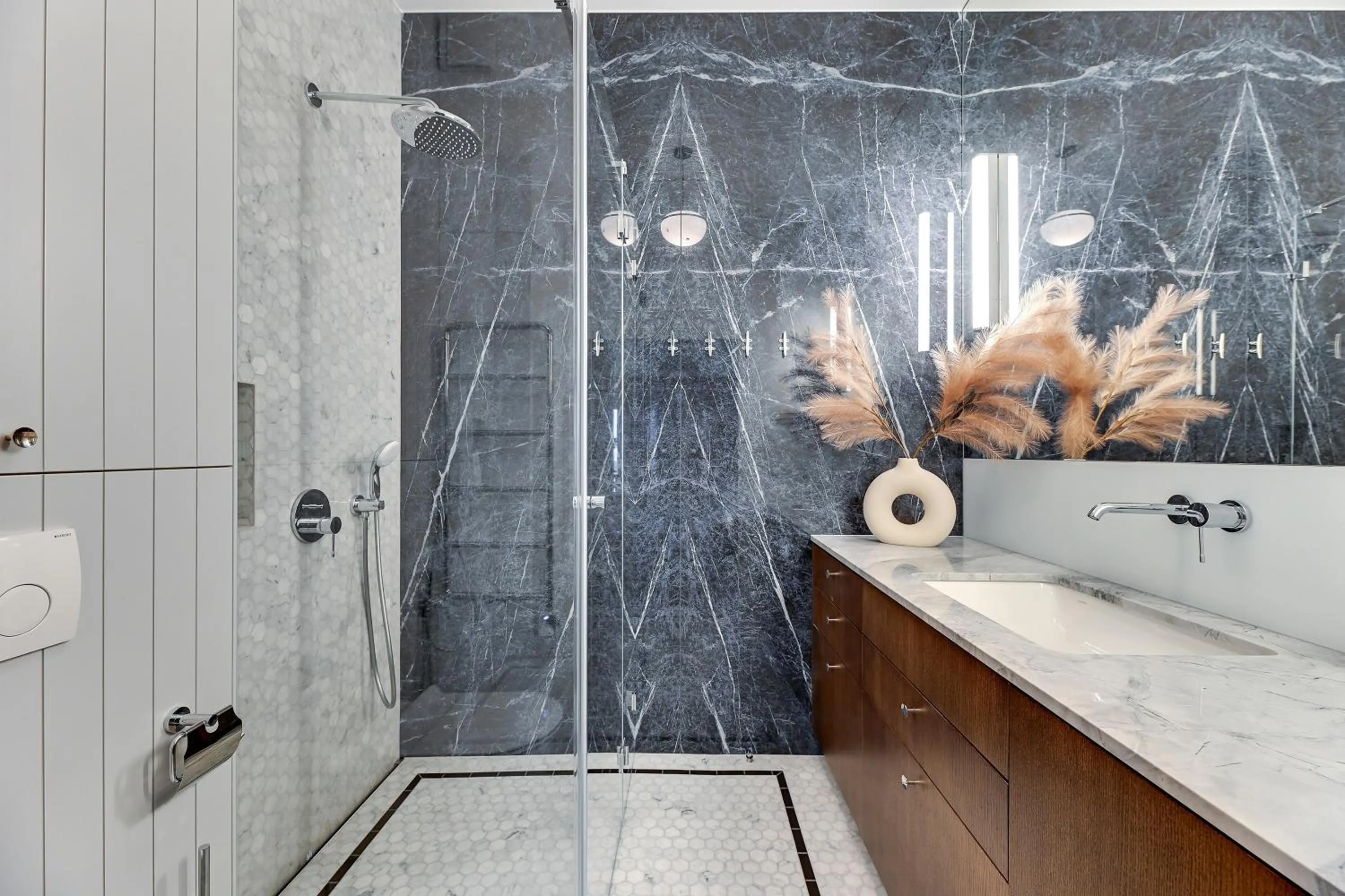 Shower in GRANO HOTEL Solmarina