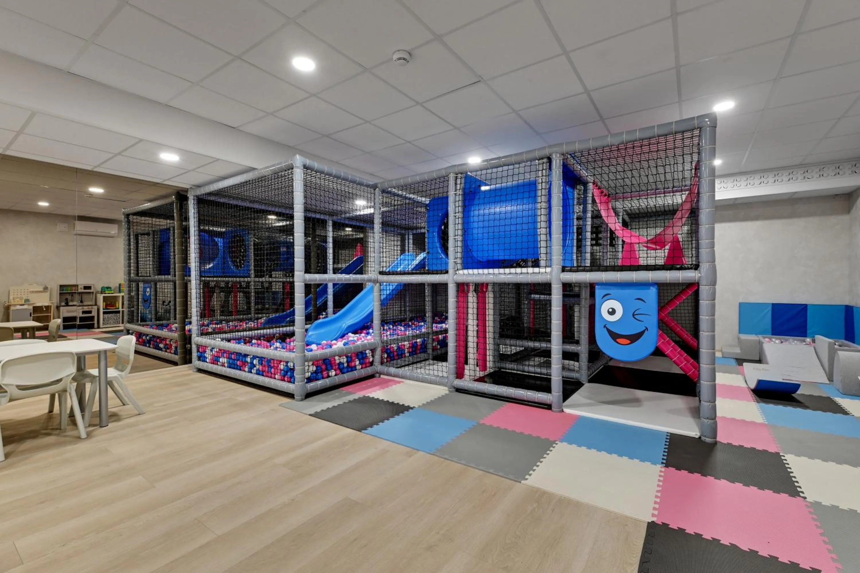 children in GRANO HOTEL Solmarina