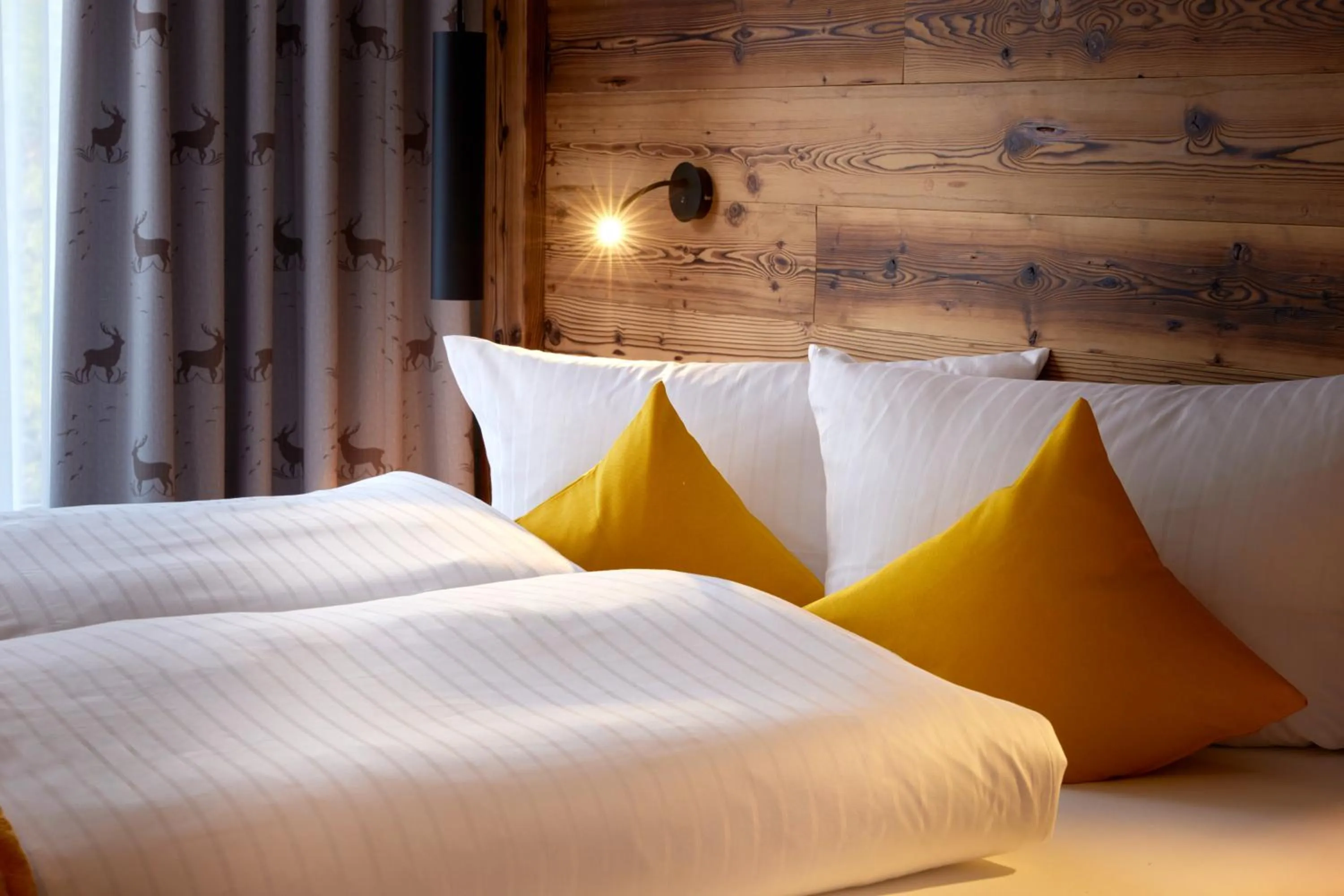 Bedroom, Bed in Maximilian Appartements