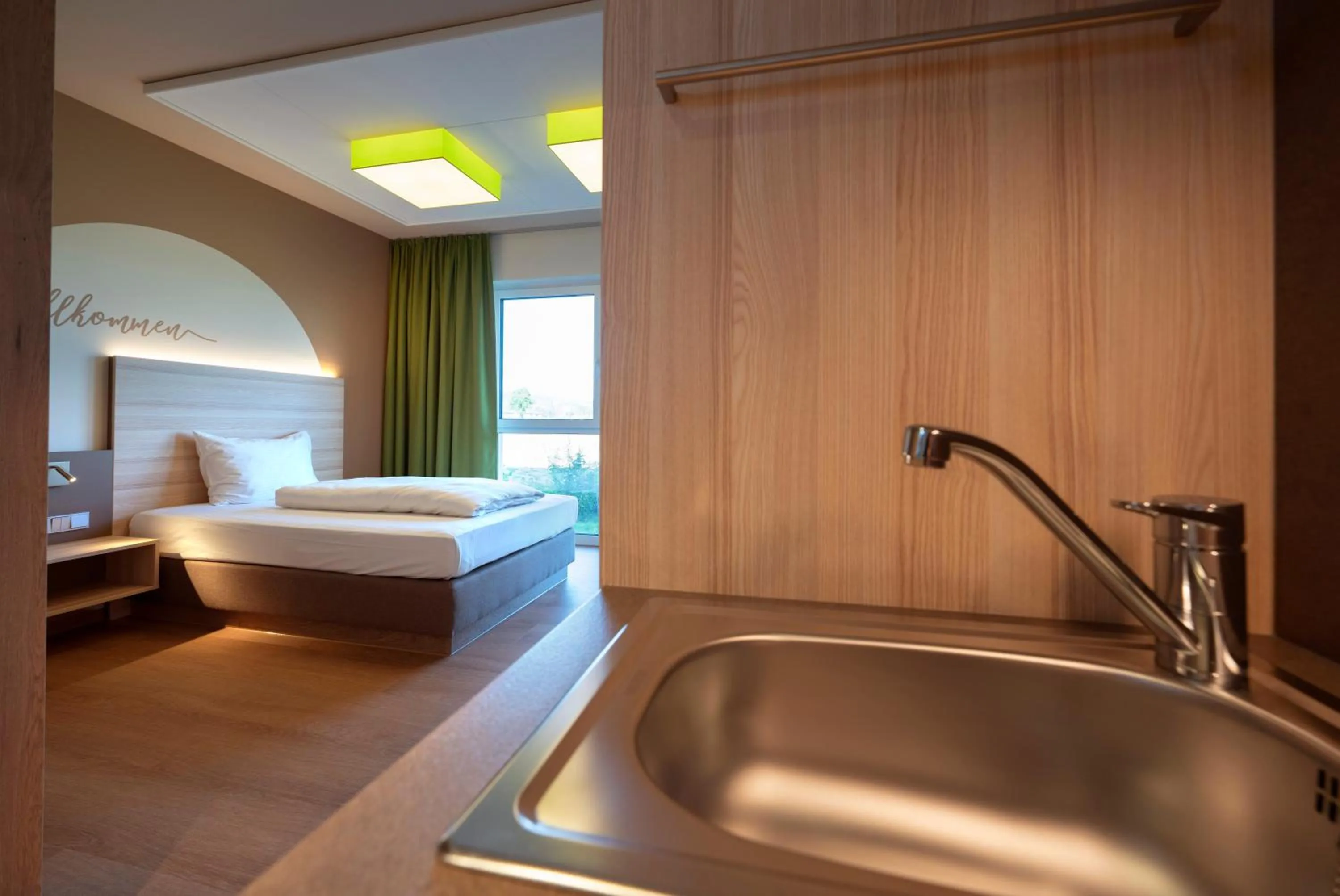 Bed in Mainfranken Motel - Anreise rund um die Uhr - Neueröffnung 2023