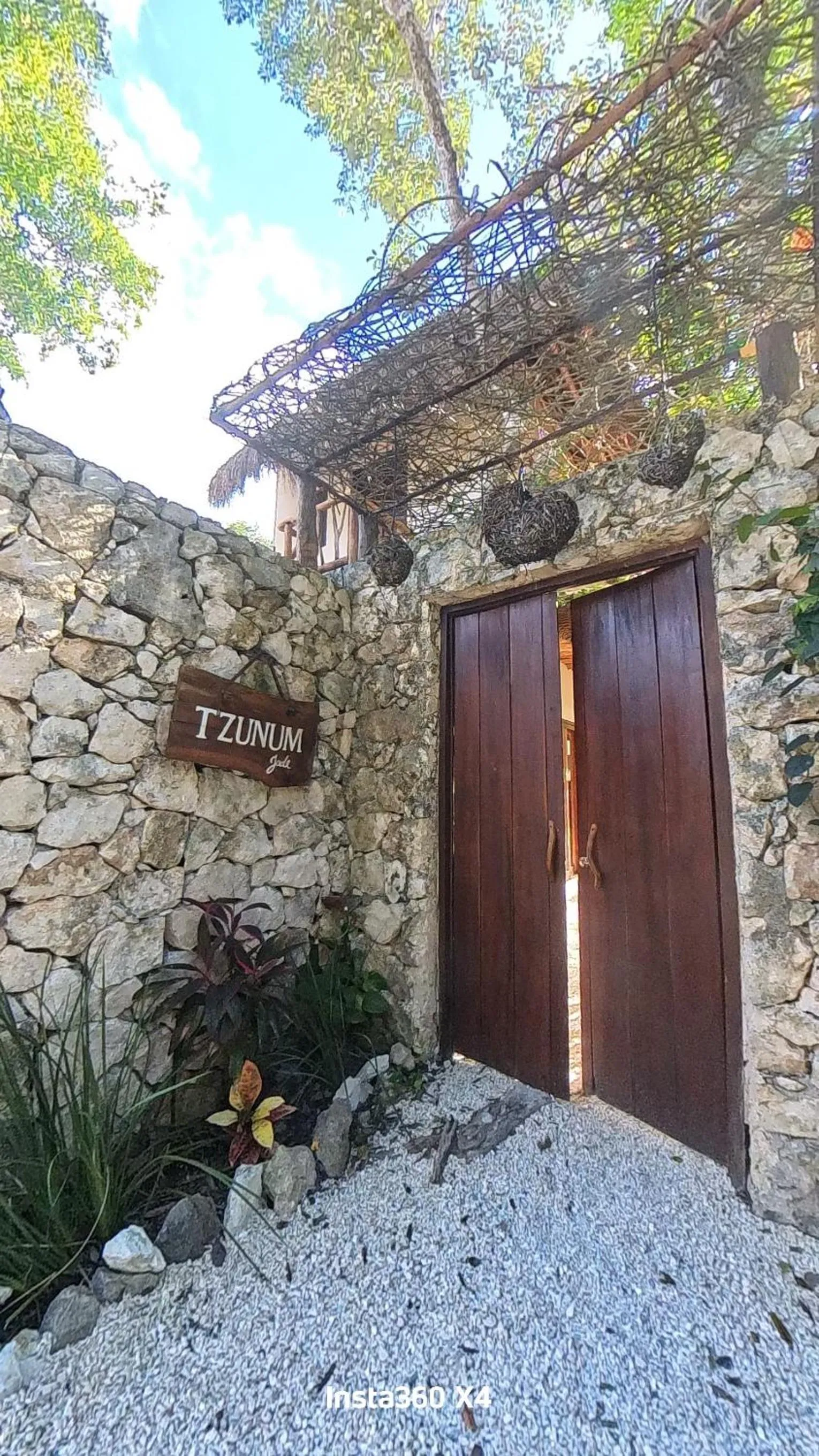 Property building in Lodge Tzunum Jade