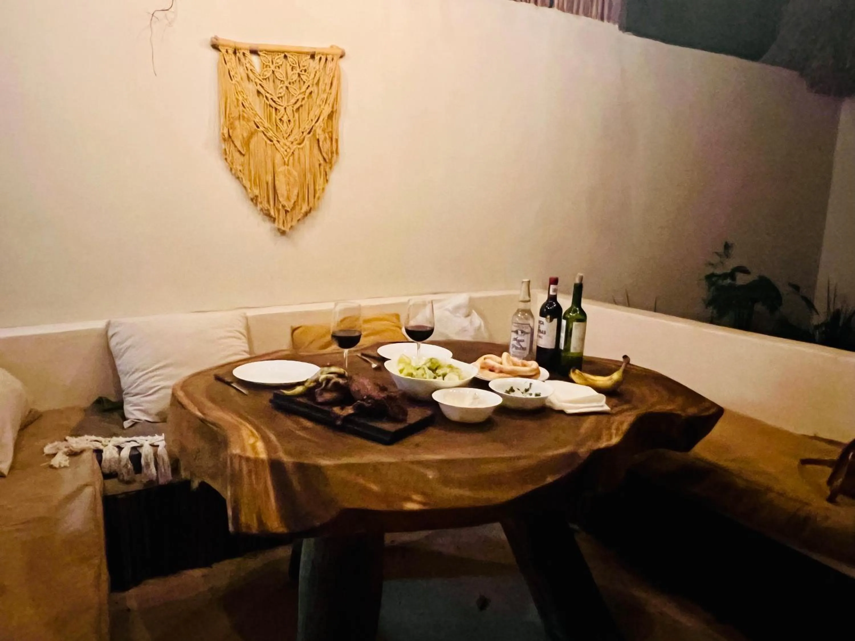 Restaurant/places to eat in Lodge Tzunum Jade