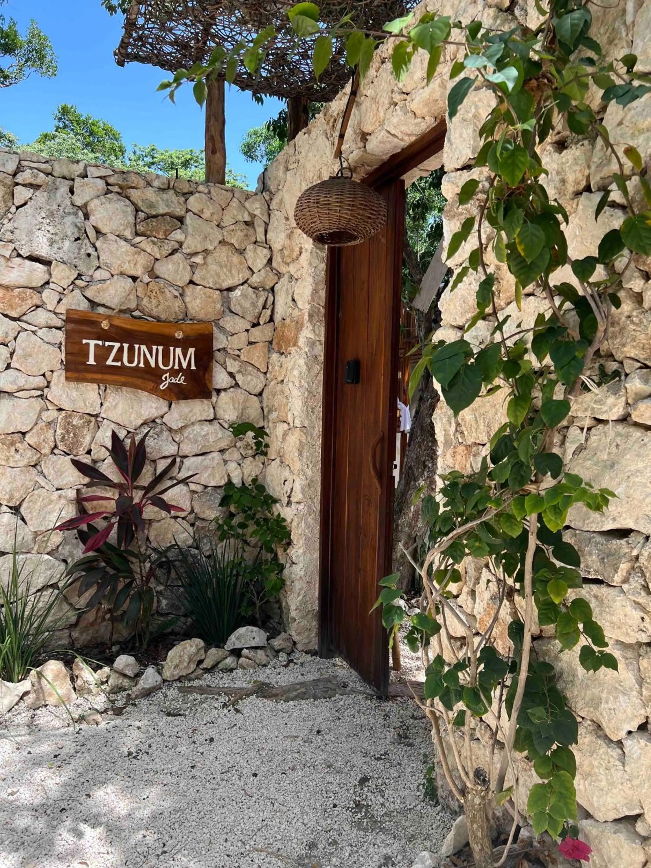 Property logo or sign in Lodge Tzunum Jade