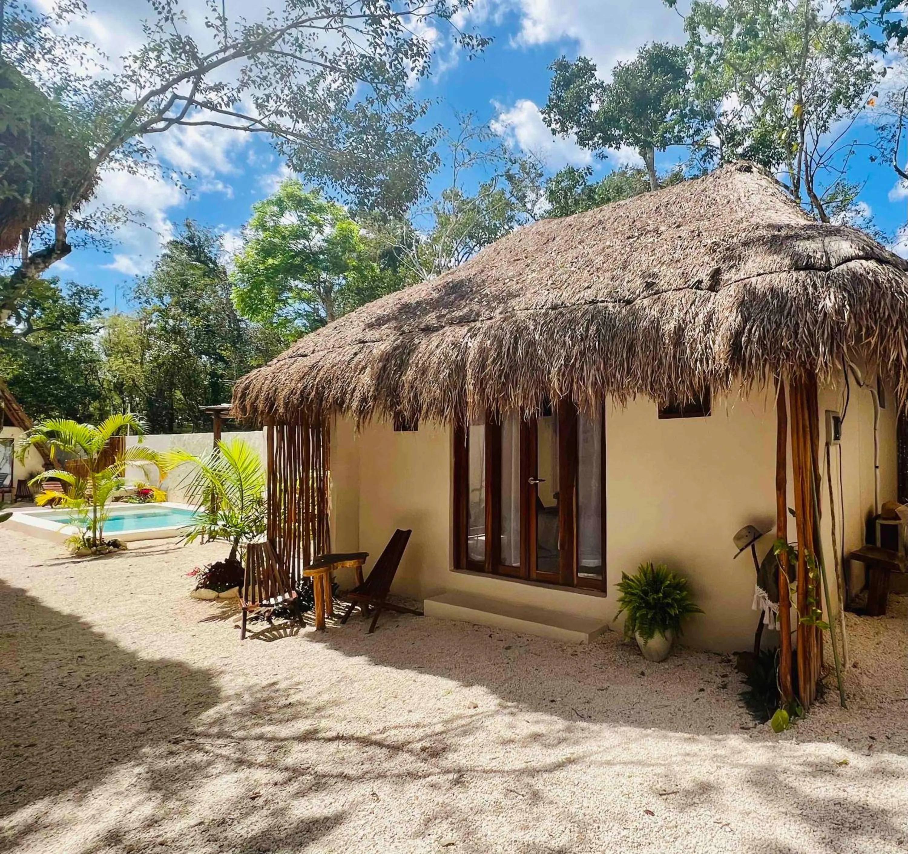 Garden view in Lodge Tzunum Jade